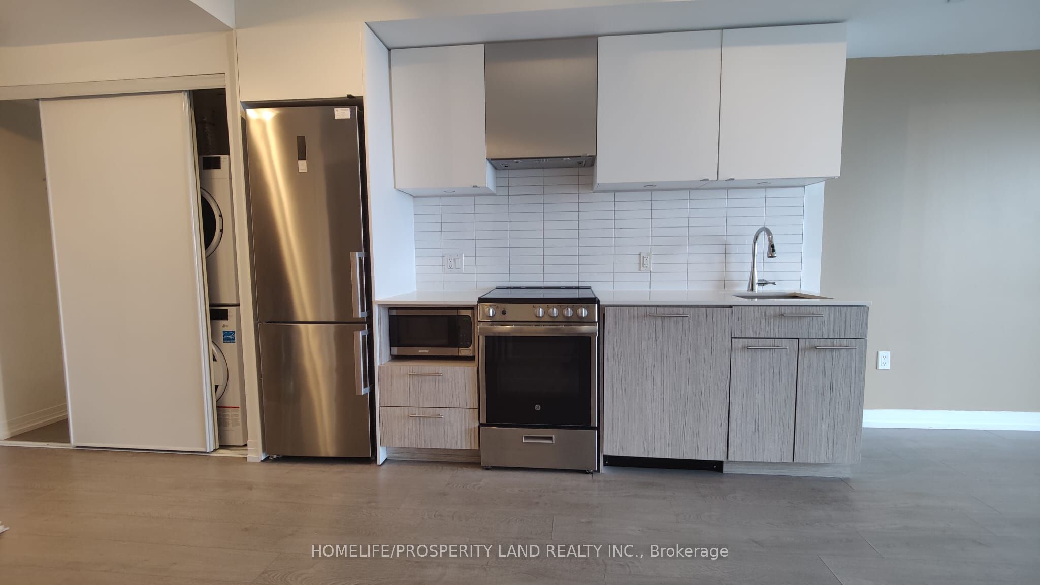251 Jarvis Street 4002 Property Photo 2