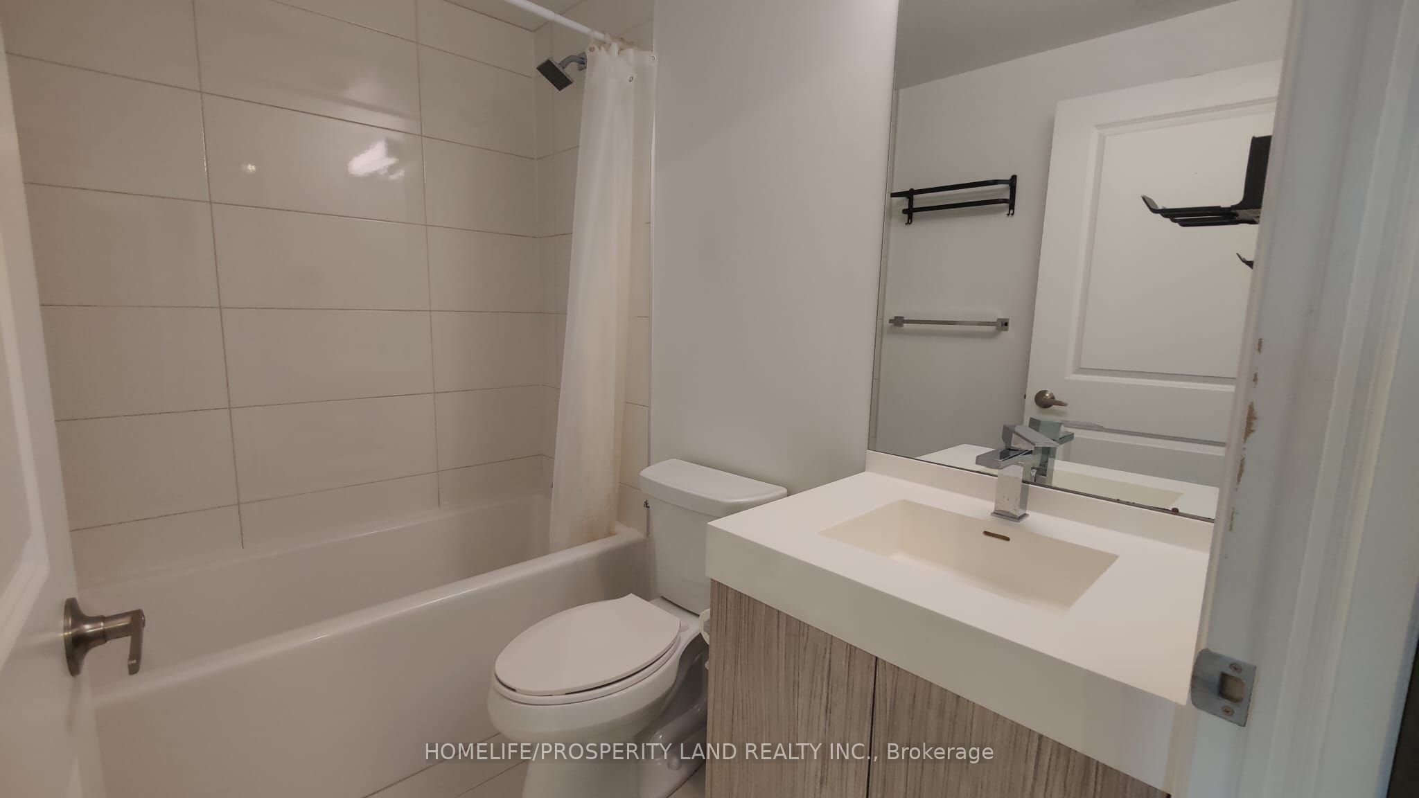 251 Jarvis Street 4002 Property Photo 9