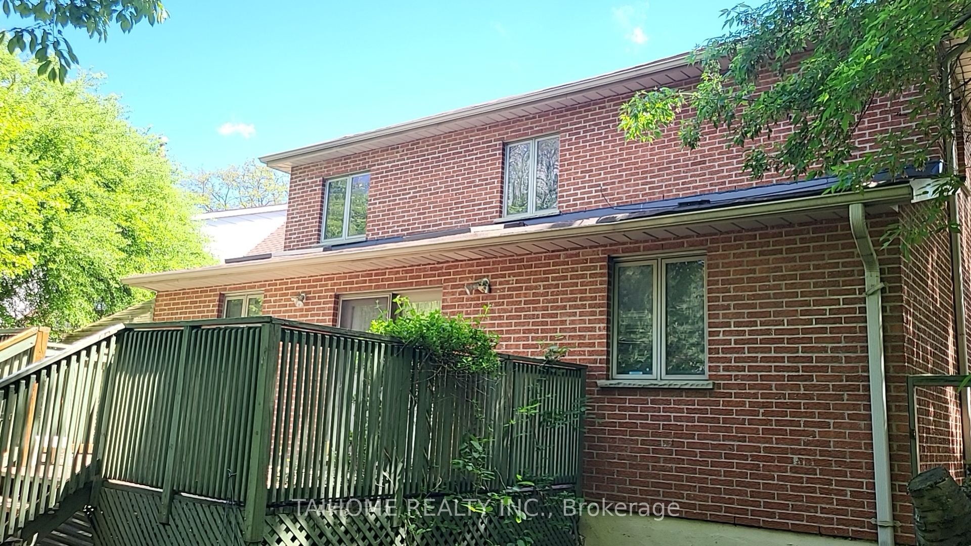 12 Vonda Avenue Property Photo 11