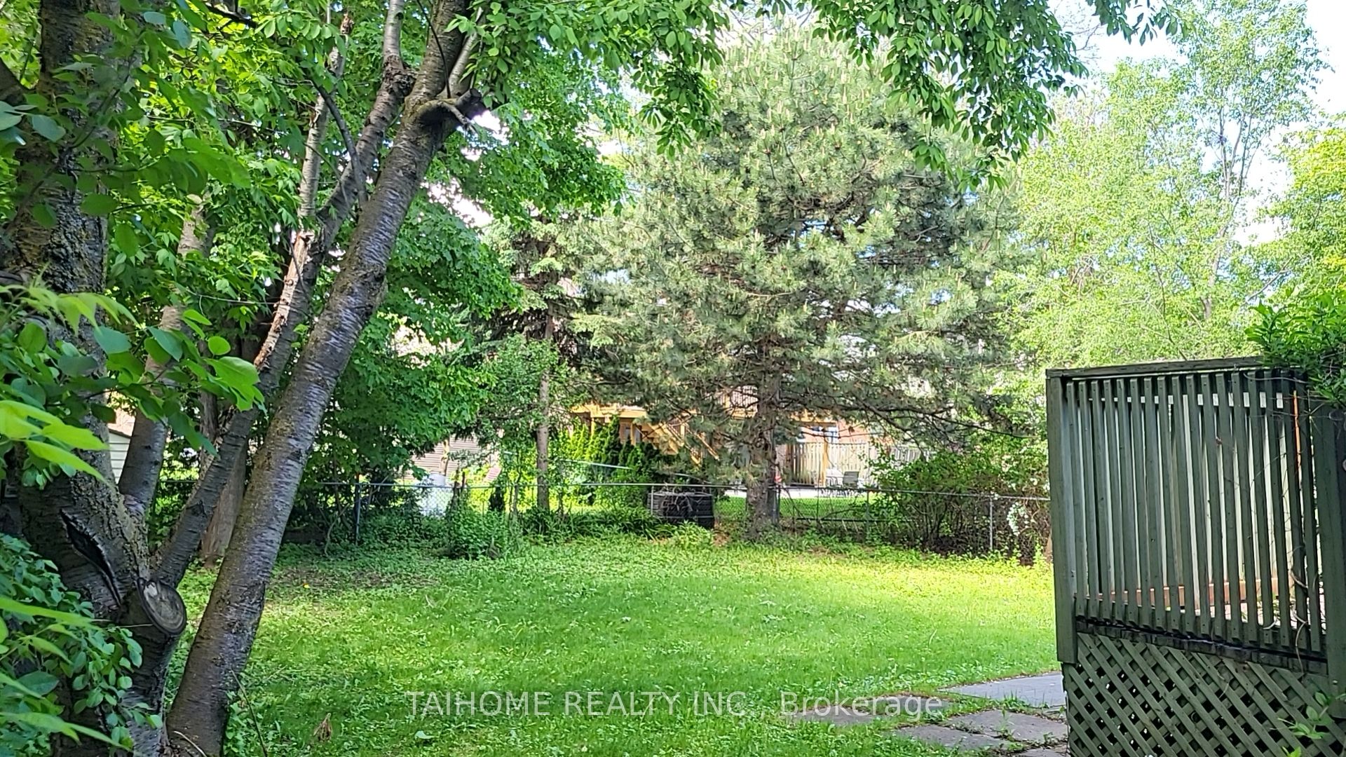 12 Vonda Avenue Property Photo 12