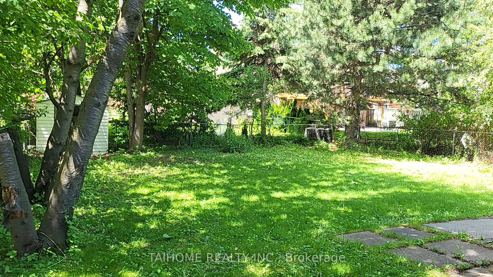 12 Vonda Avenue Property Photo 14