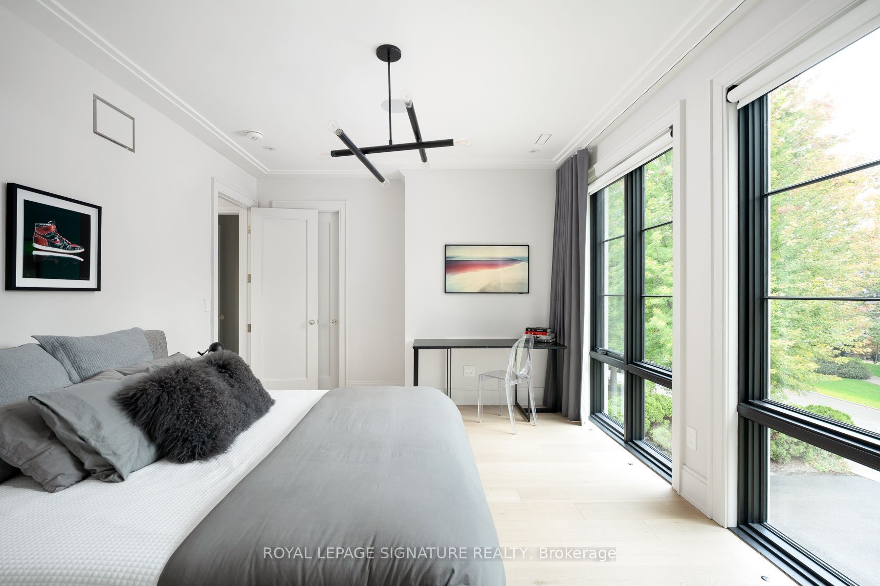 20 Rochester Avenue Property Photo 25