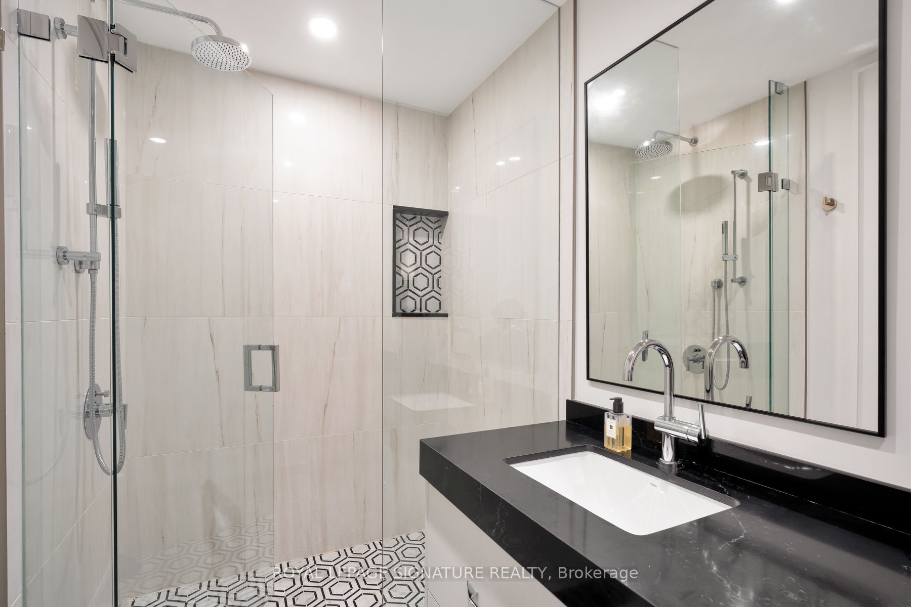 20 Rochester Avenue Property Photo 36