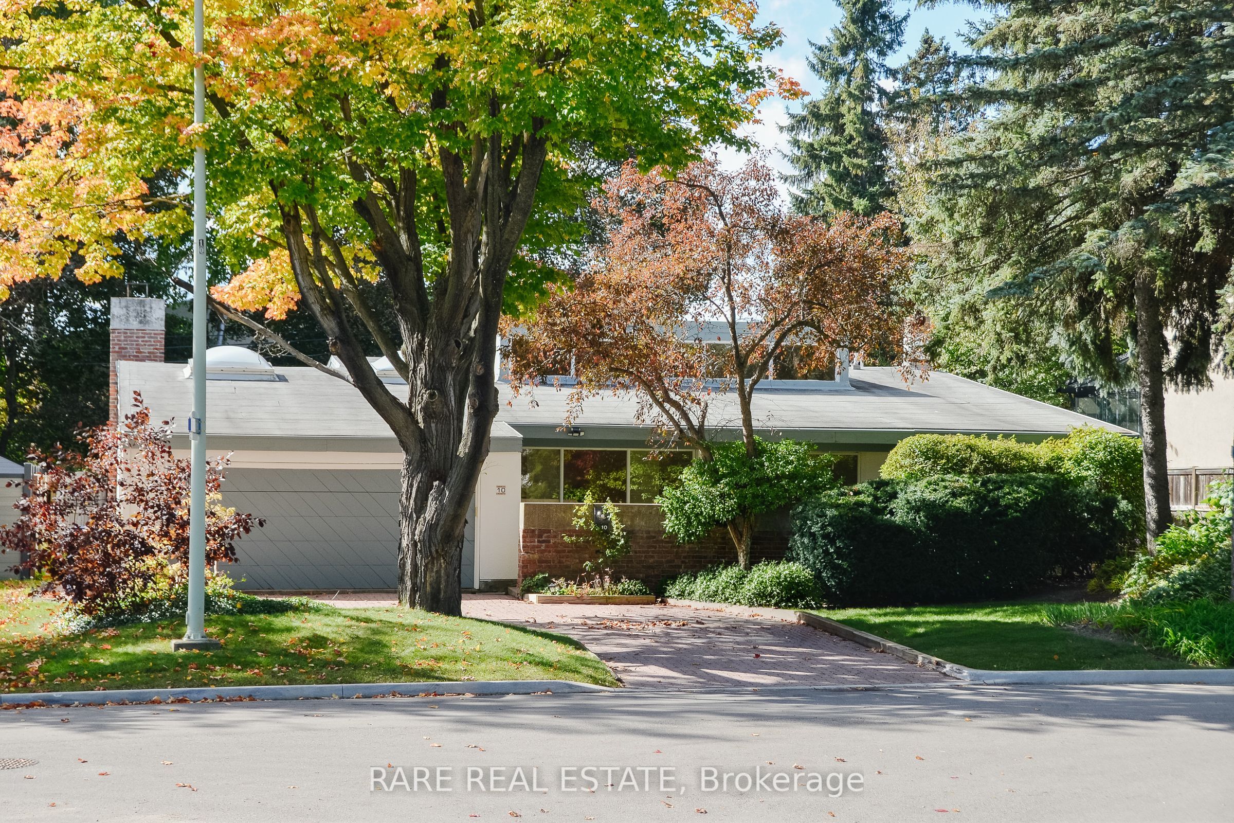 10 Wetherfield Place Property Photo 2