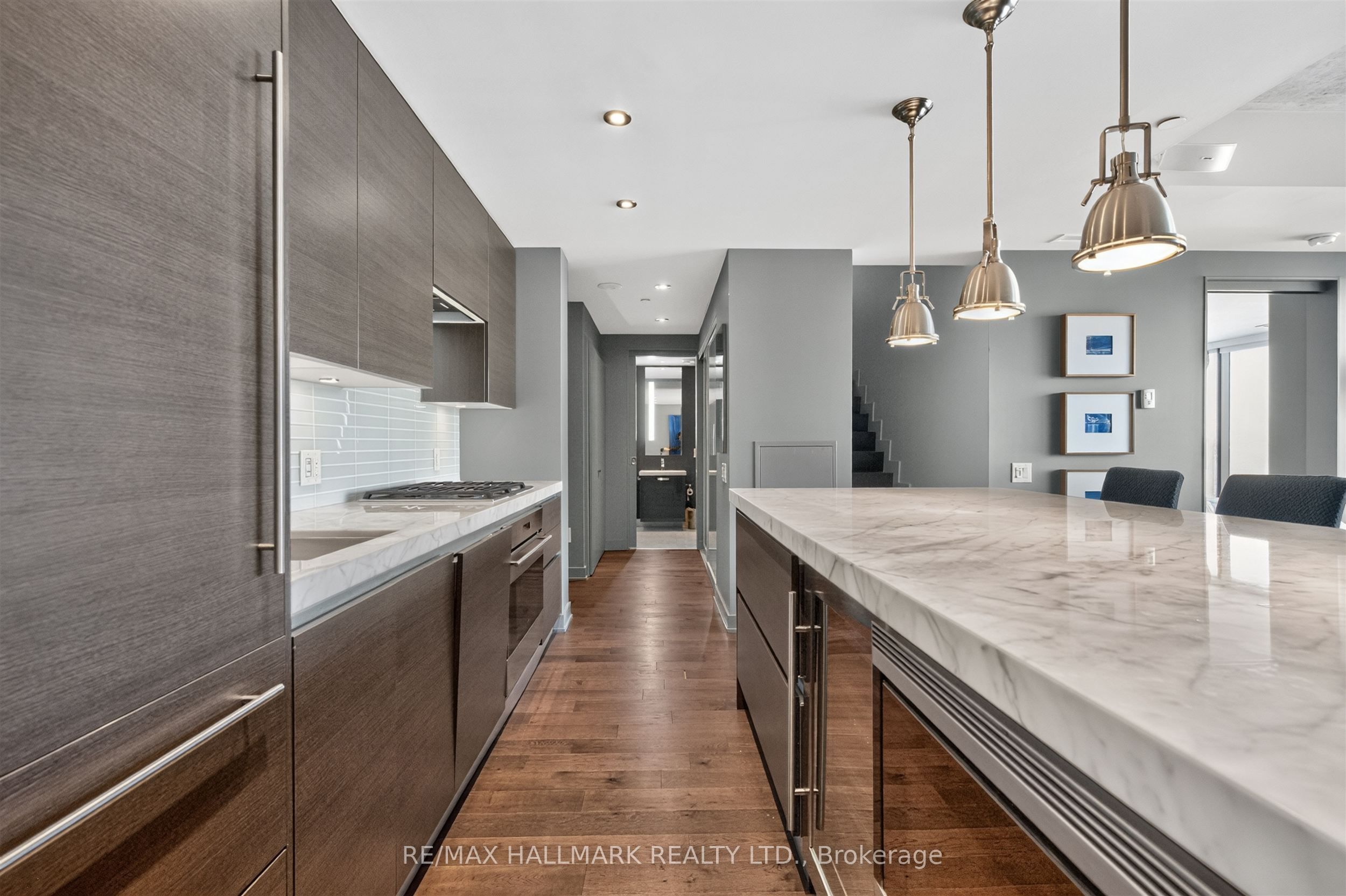 629 King Street W 1410 Property Photo 8