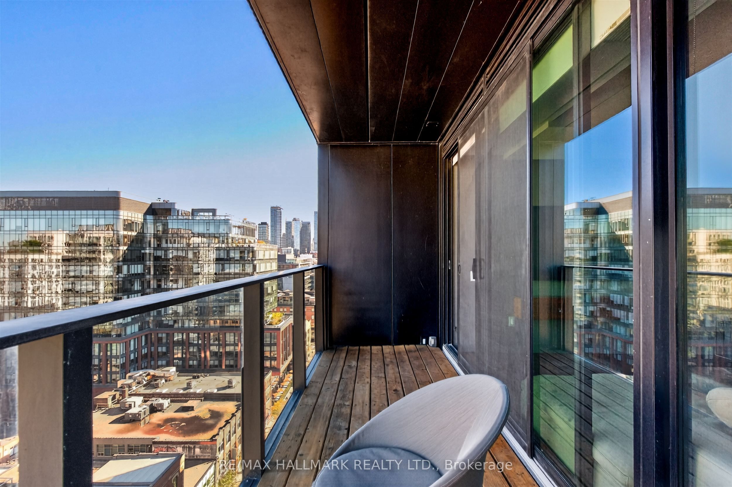 629 King Street W 1410 Property Photo 18