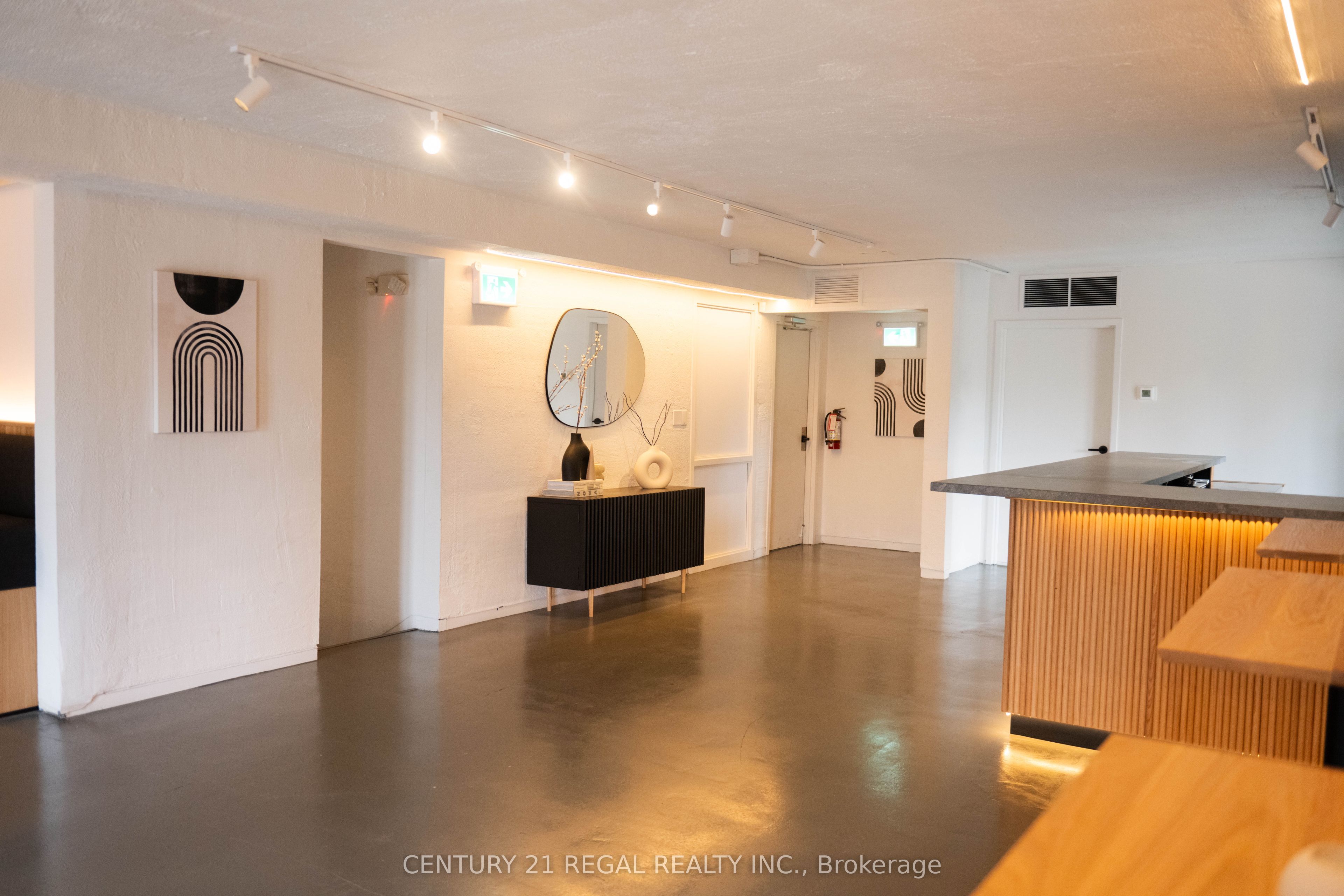 56 Berkeley Street E Property Photo 4