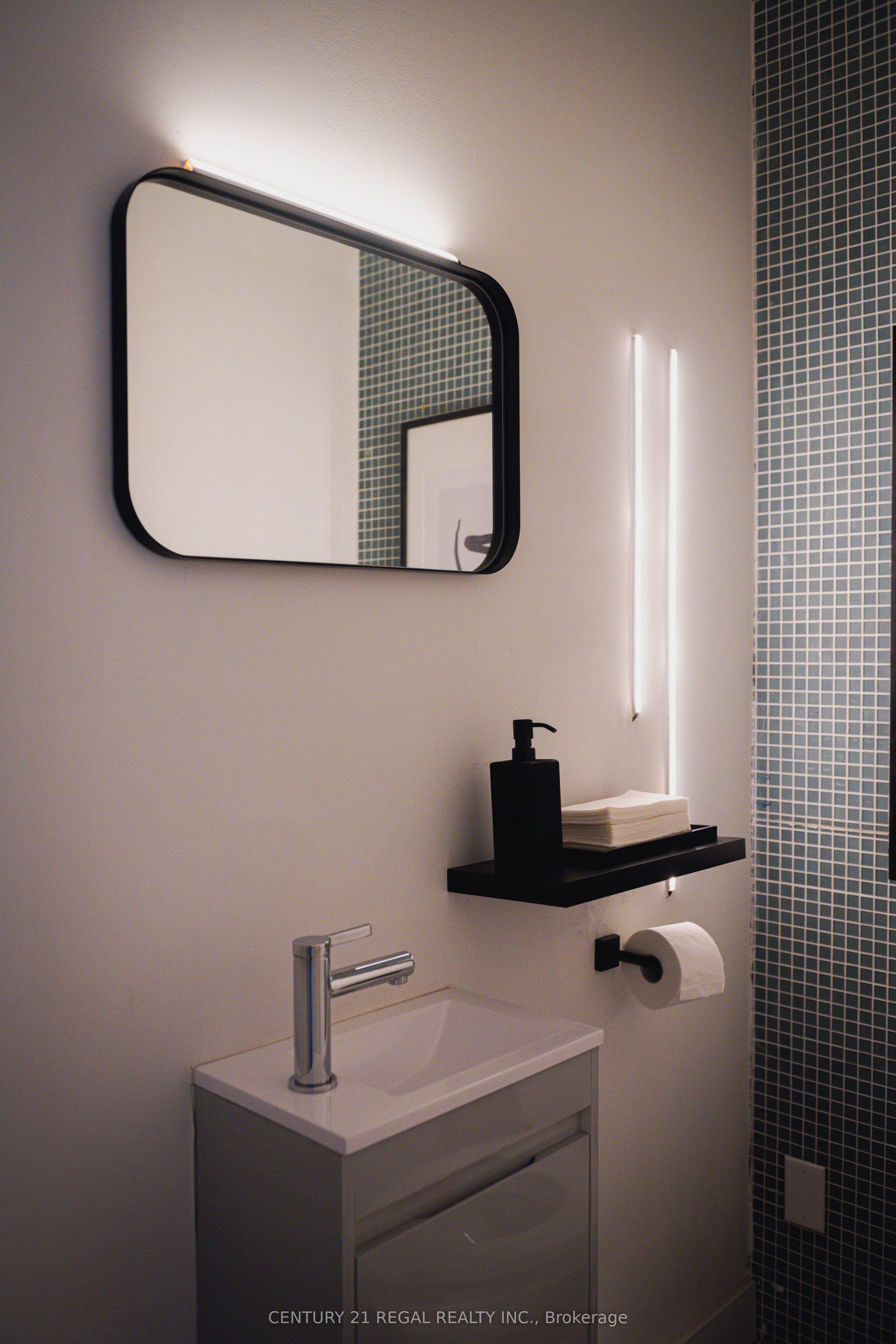 56 Berkeley Street E Property Photo 7