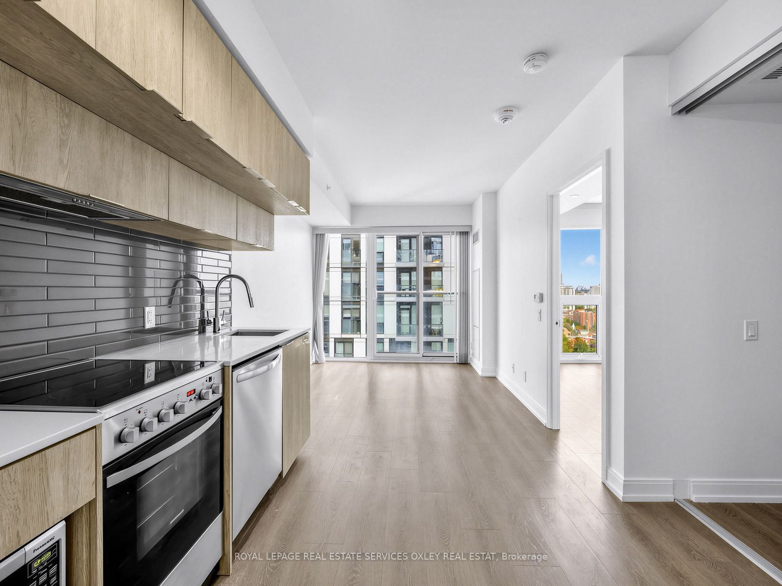 181 Dundas Street E 3801 Property Photo 1