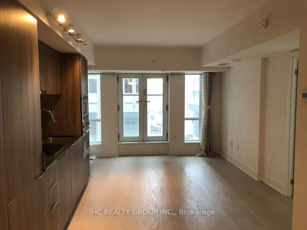 955 Bay Street 327 Property Photo 3