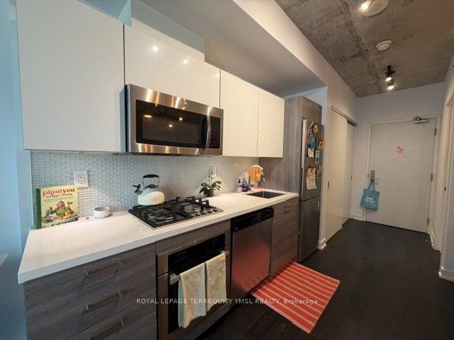 39 Brant Street 410 Property Photo 15