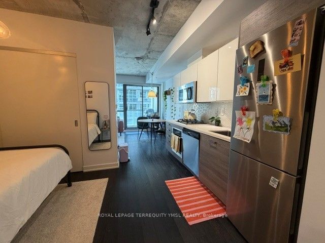 39 Brant Street 410 Property Photo 16