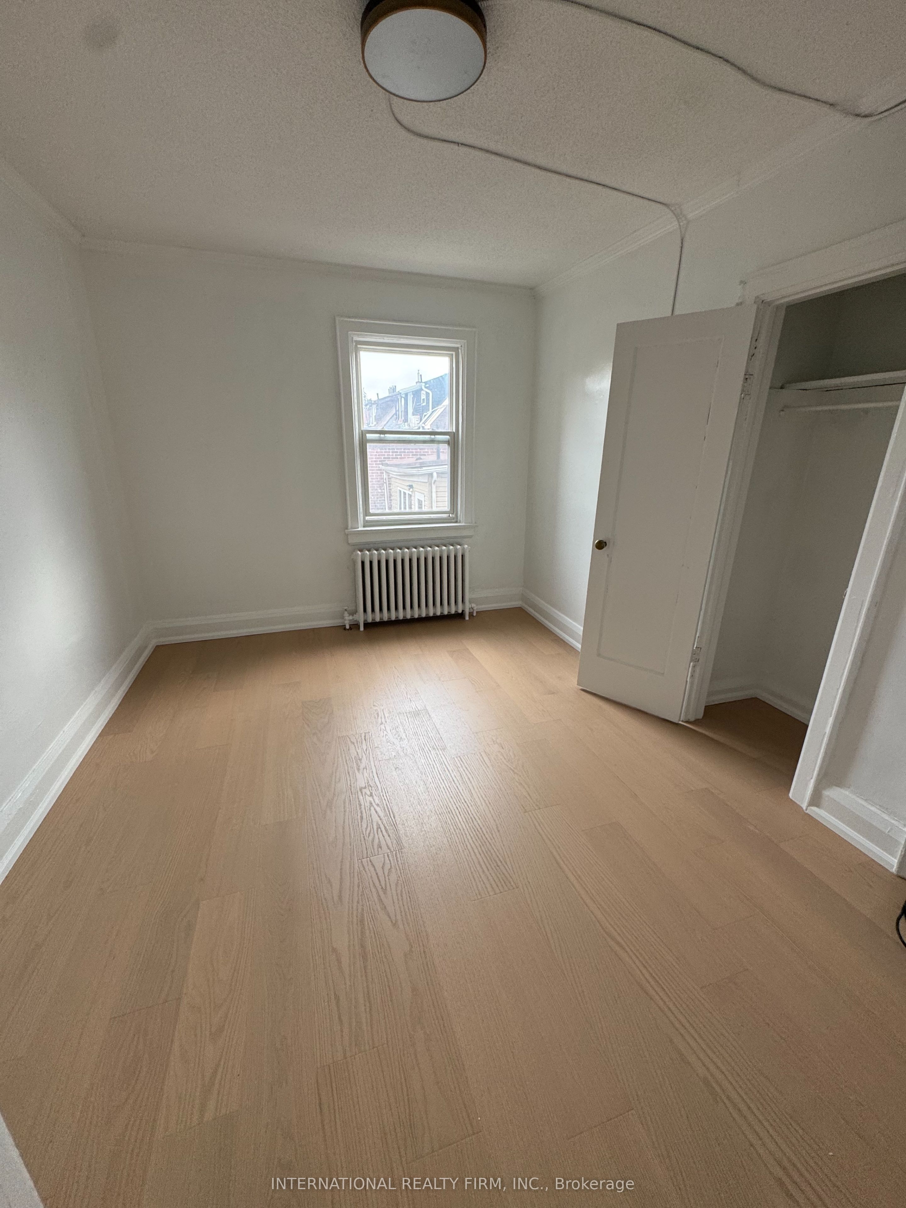 1094 College Street 17 Property Photo 12