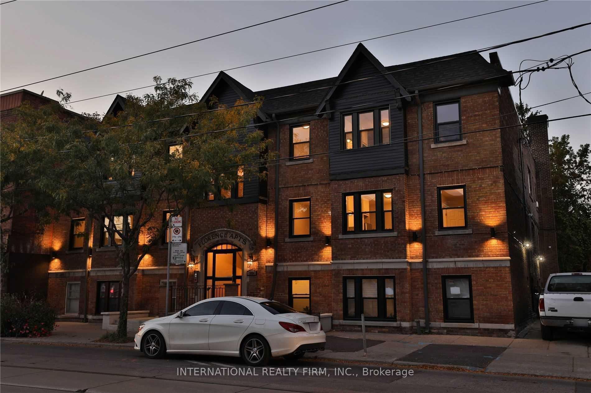 1094 College Street 17 Property Photo 17