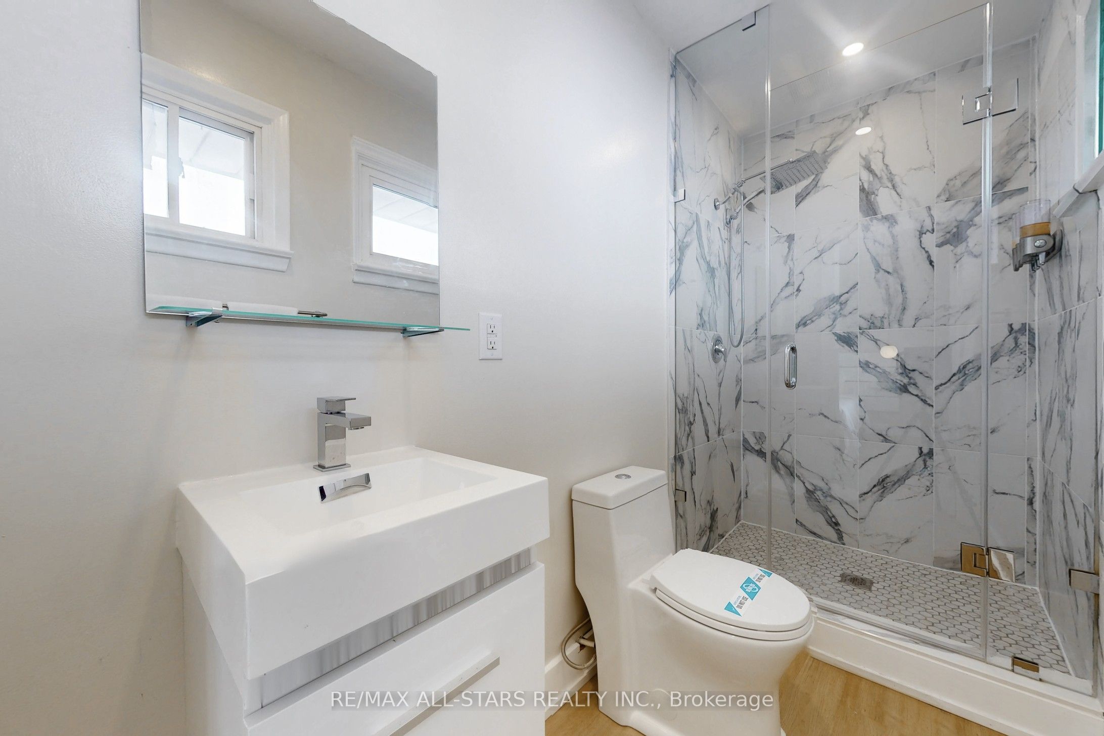 105 Betty Ann Drive Property Photo 11