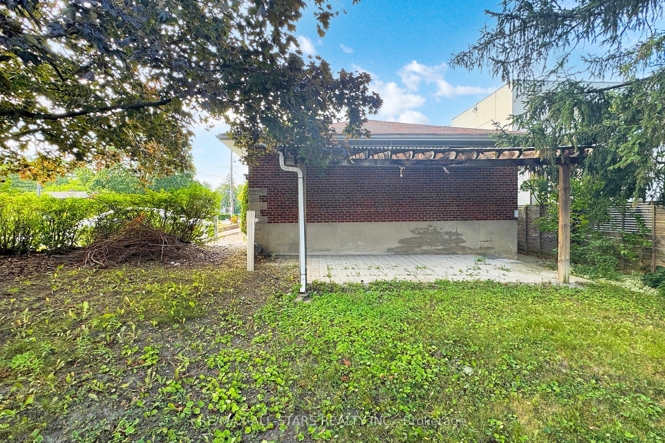 105 Betty Ann Drive Property Photo 30