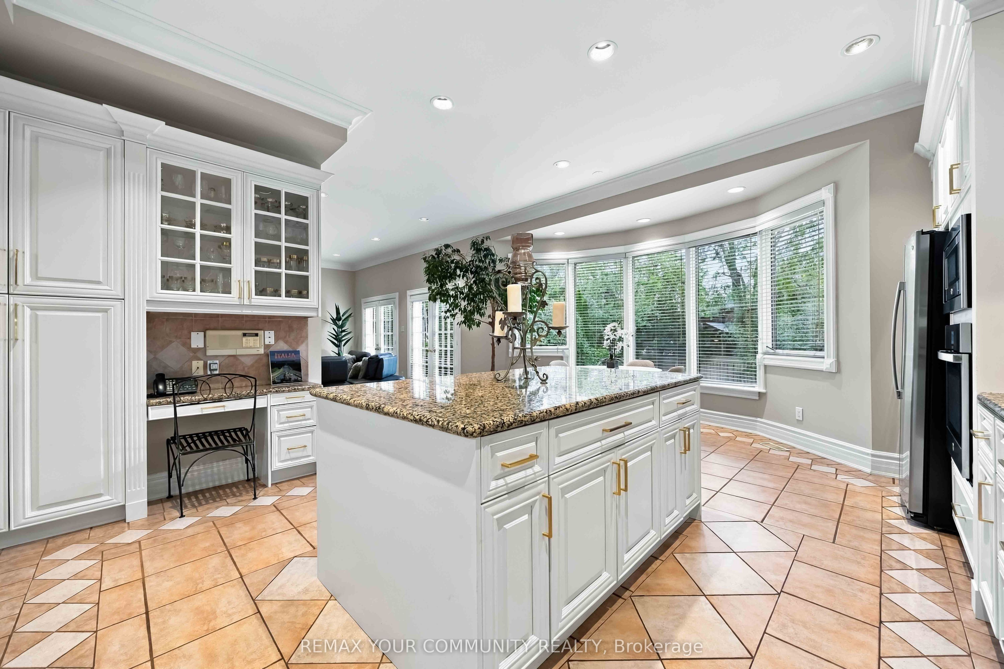 571 Old Orchard Grove Property Photo 14