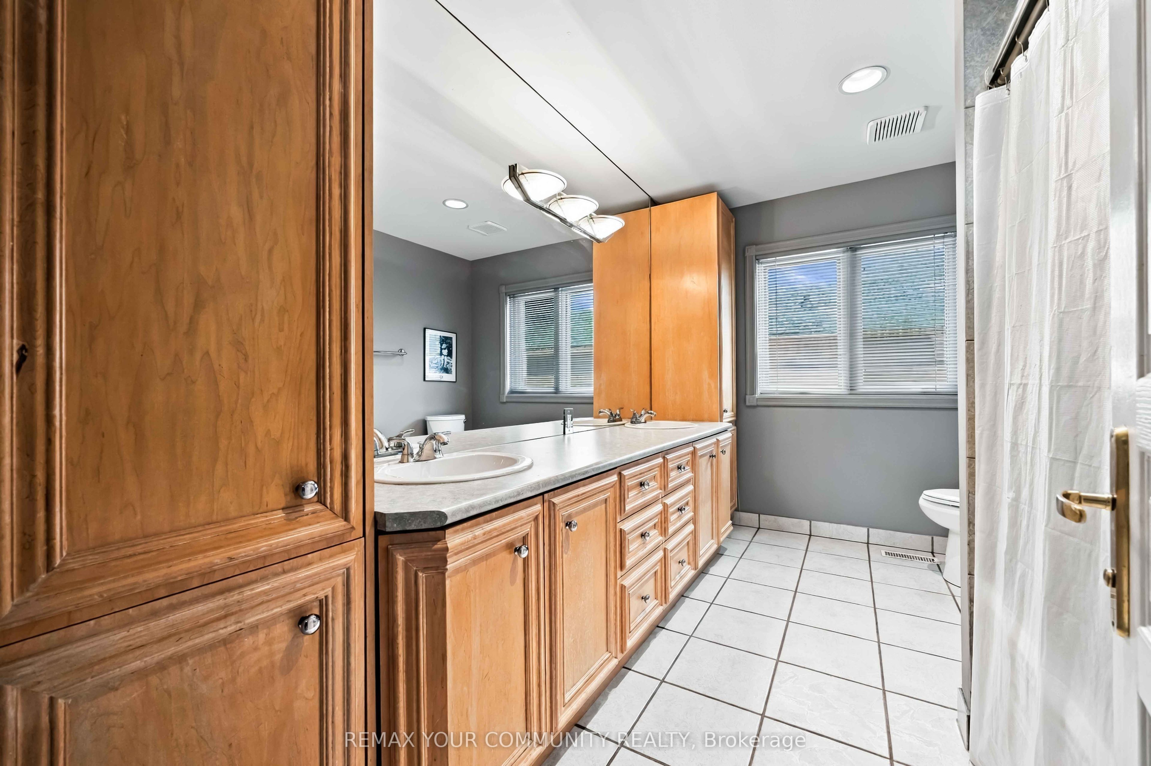 571 Old Orchard Grove Property Photo 29