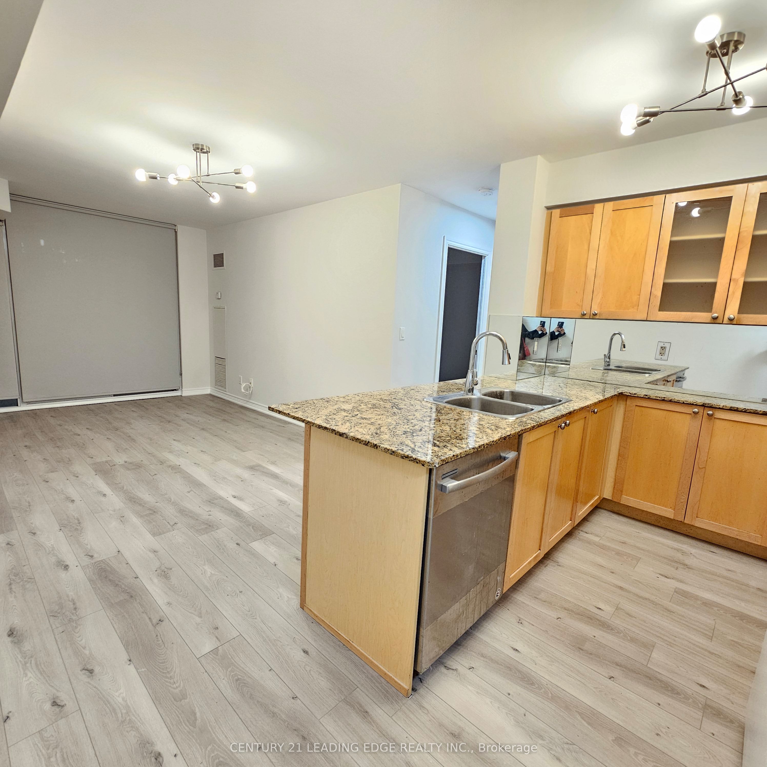 761 Bay Street 714 Property Photo 5