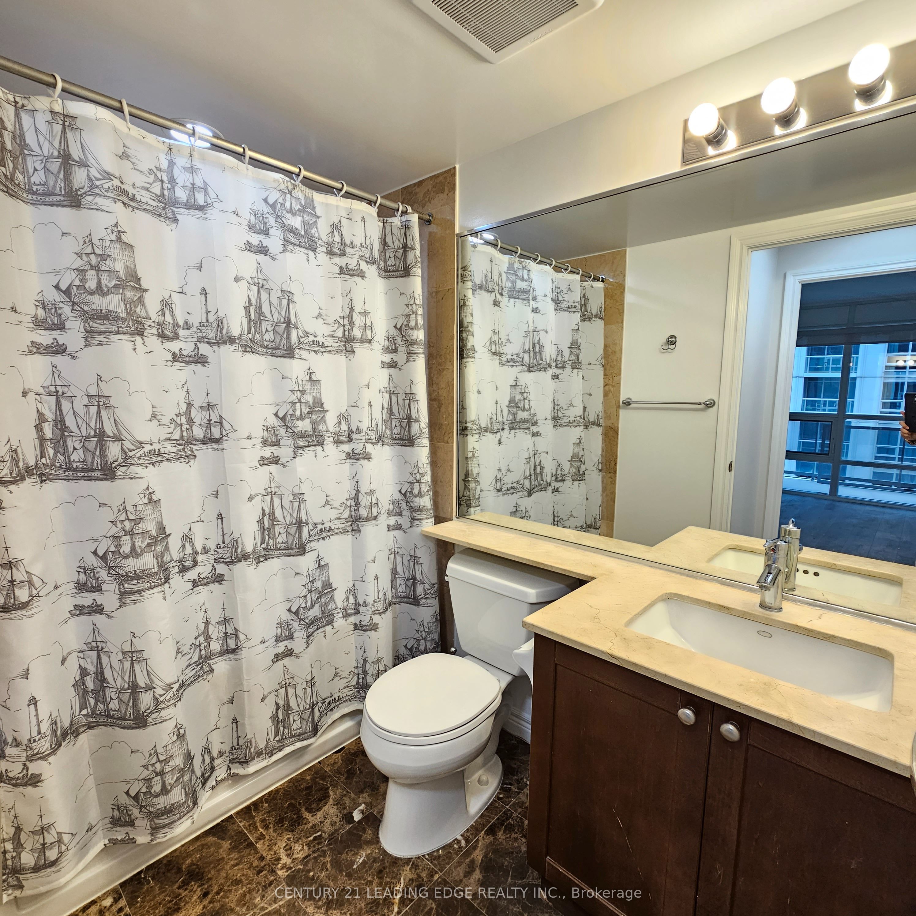 761 Bay Street 714 Property Photo 11