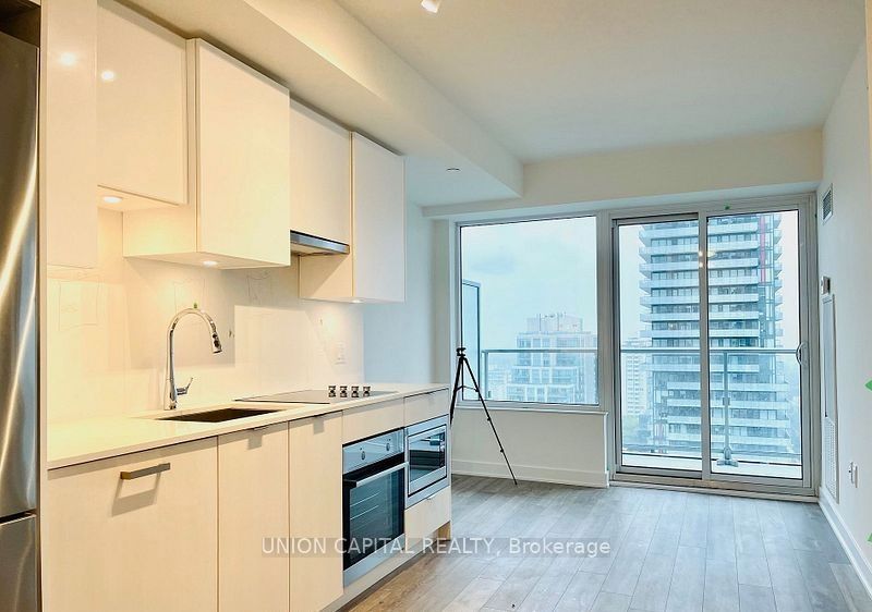 195 Redpath Avenue 2209 Property Photo 3