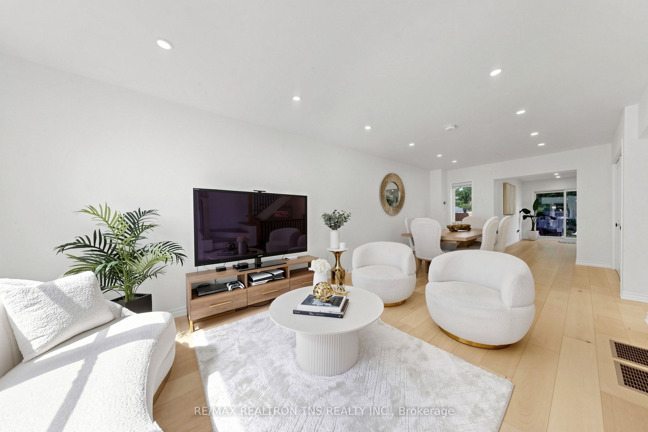 136 Glenvale Boulevard Property Photo 4