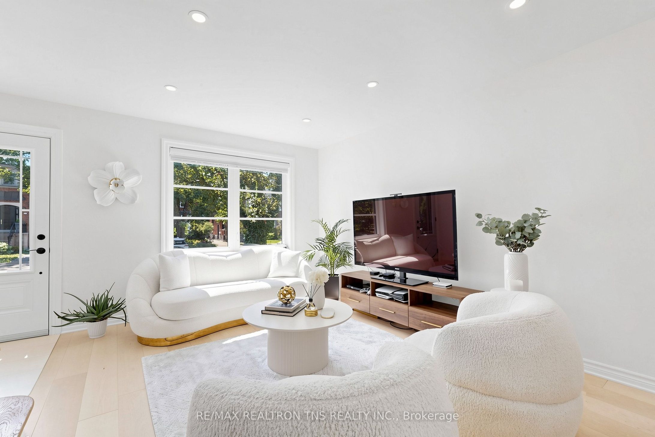 136 Glenvale Boulevard Property Photo 6