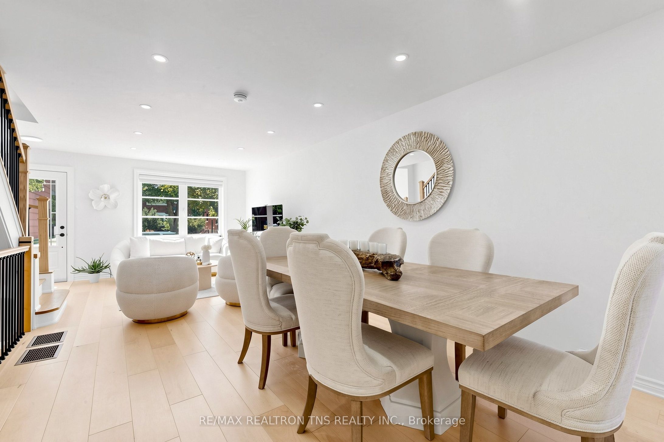 136 Glenvale Boulevard Property Photo 11