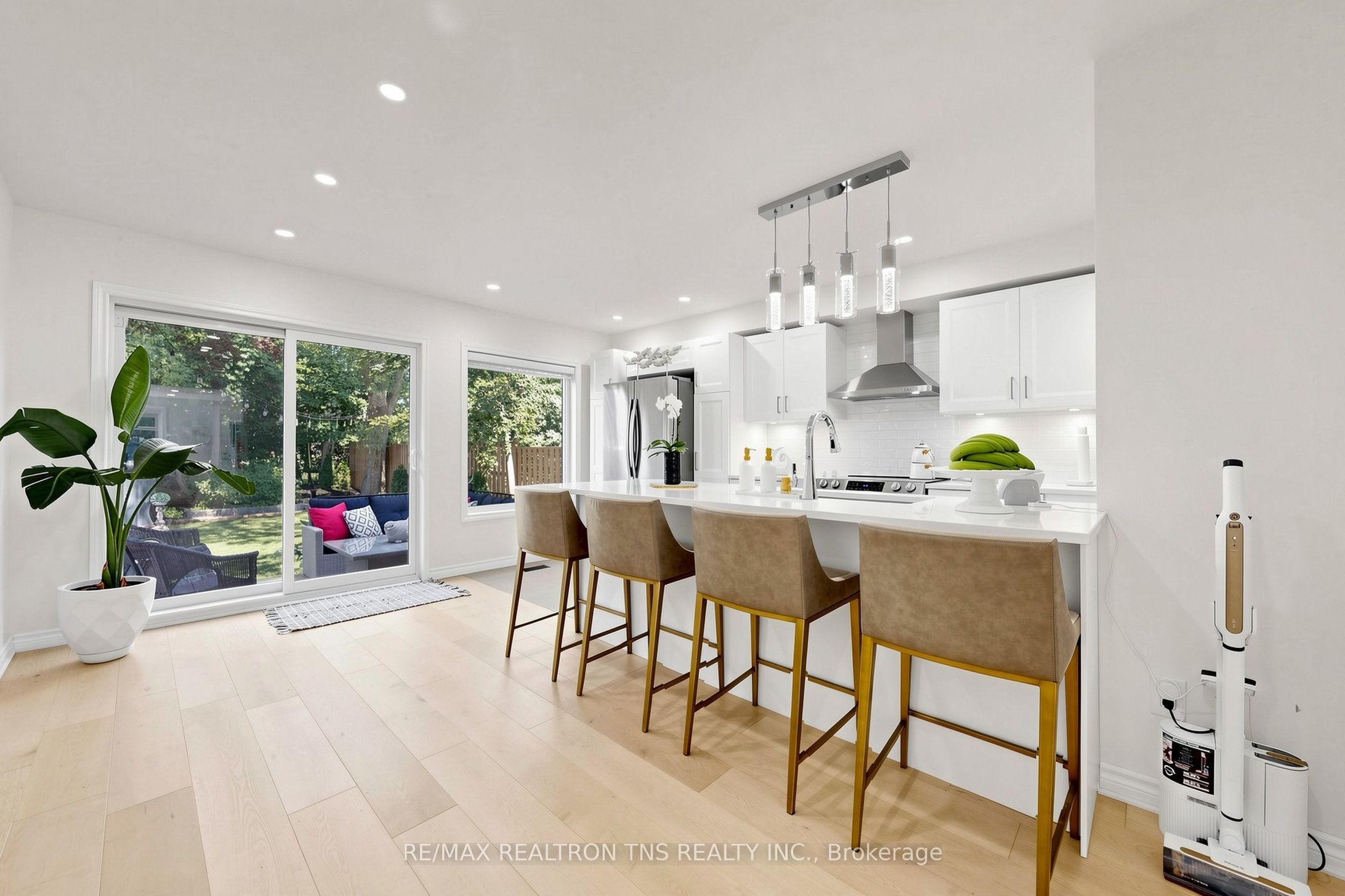 136 Glenvale Boulevard Property Photo 12