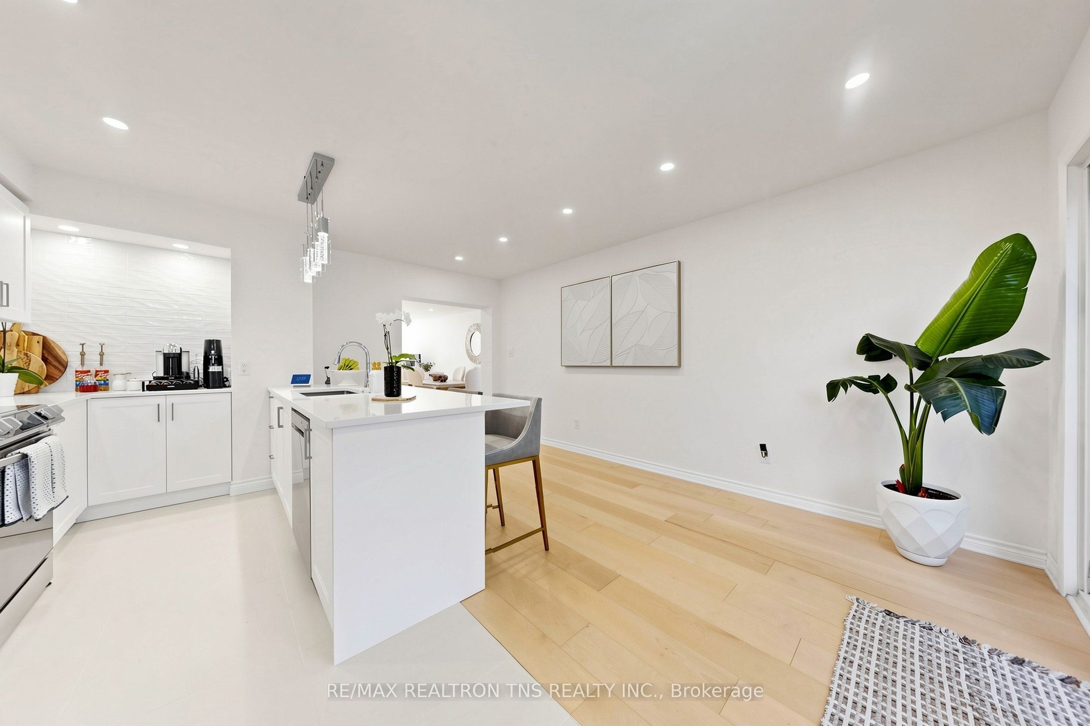 136 Glenvale Boulevard Property Photo 16