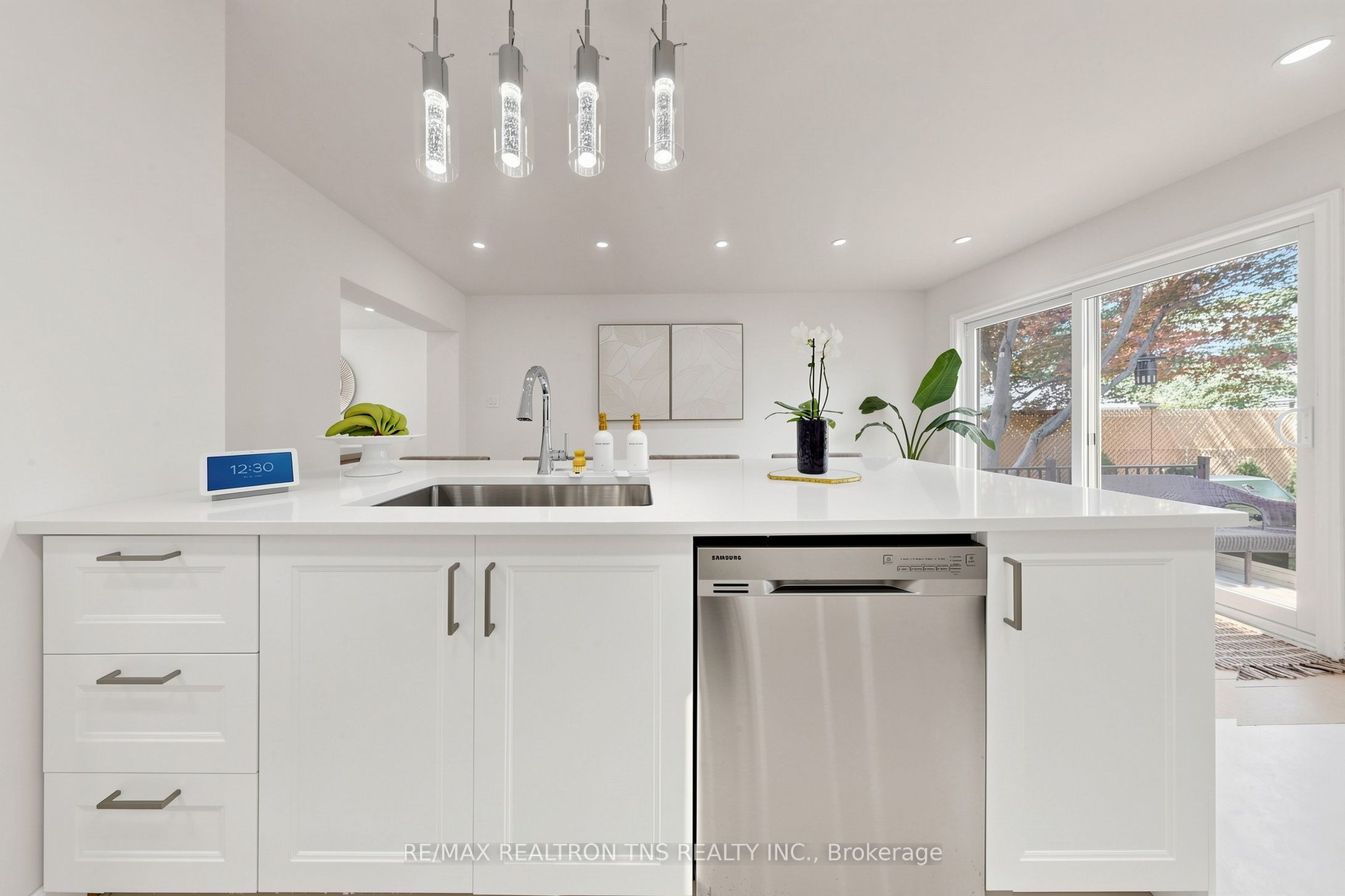 136 Glenvale Boulevard Property Photo 18