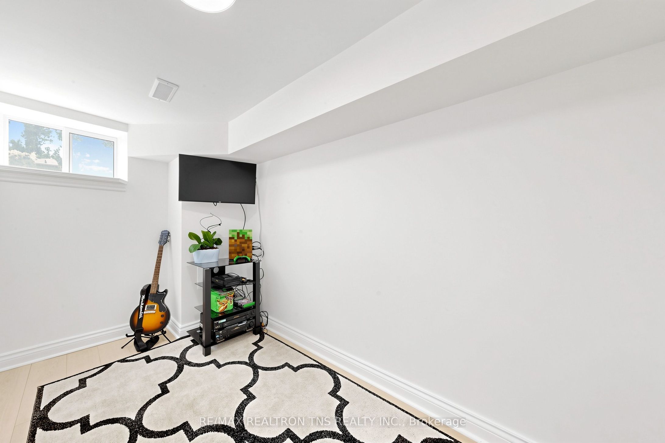 136 Glenvale Boulevard Property Photo 37