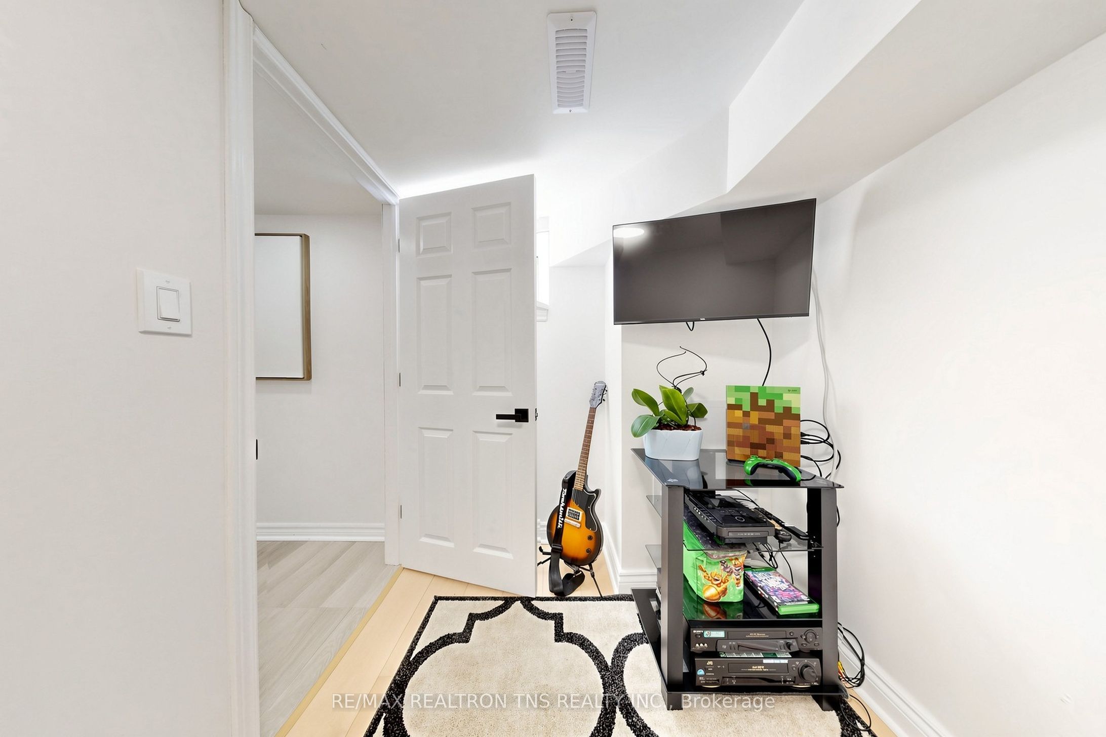 136 Glenvale Boulevard Property Photo 38
