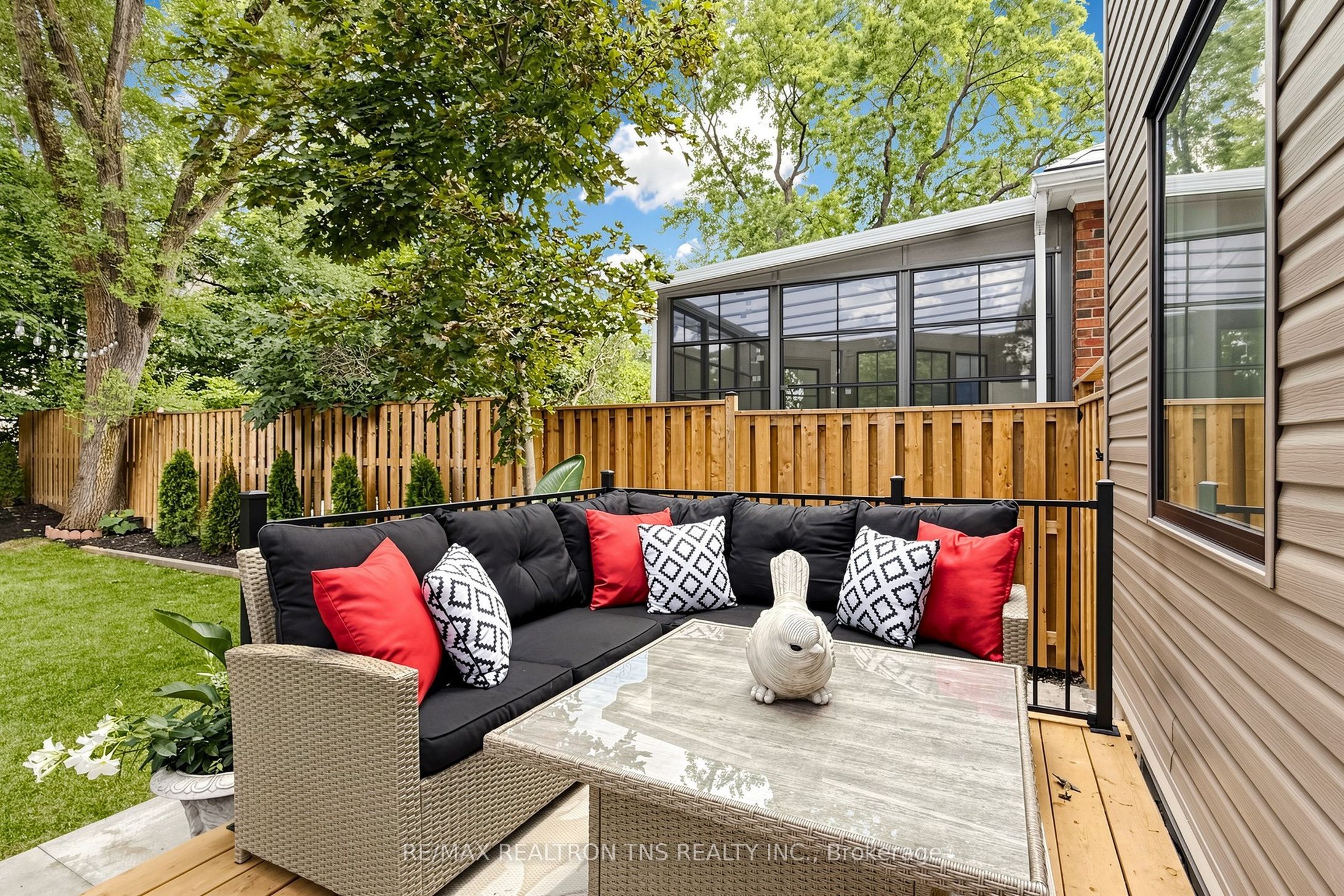136 Glenvale Boulevard Property Photo 41
