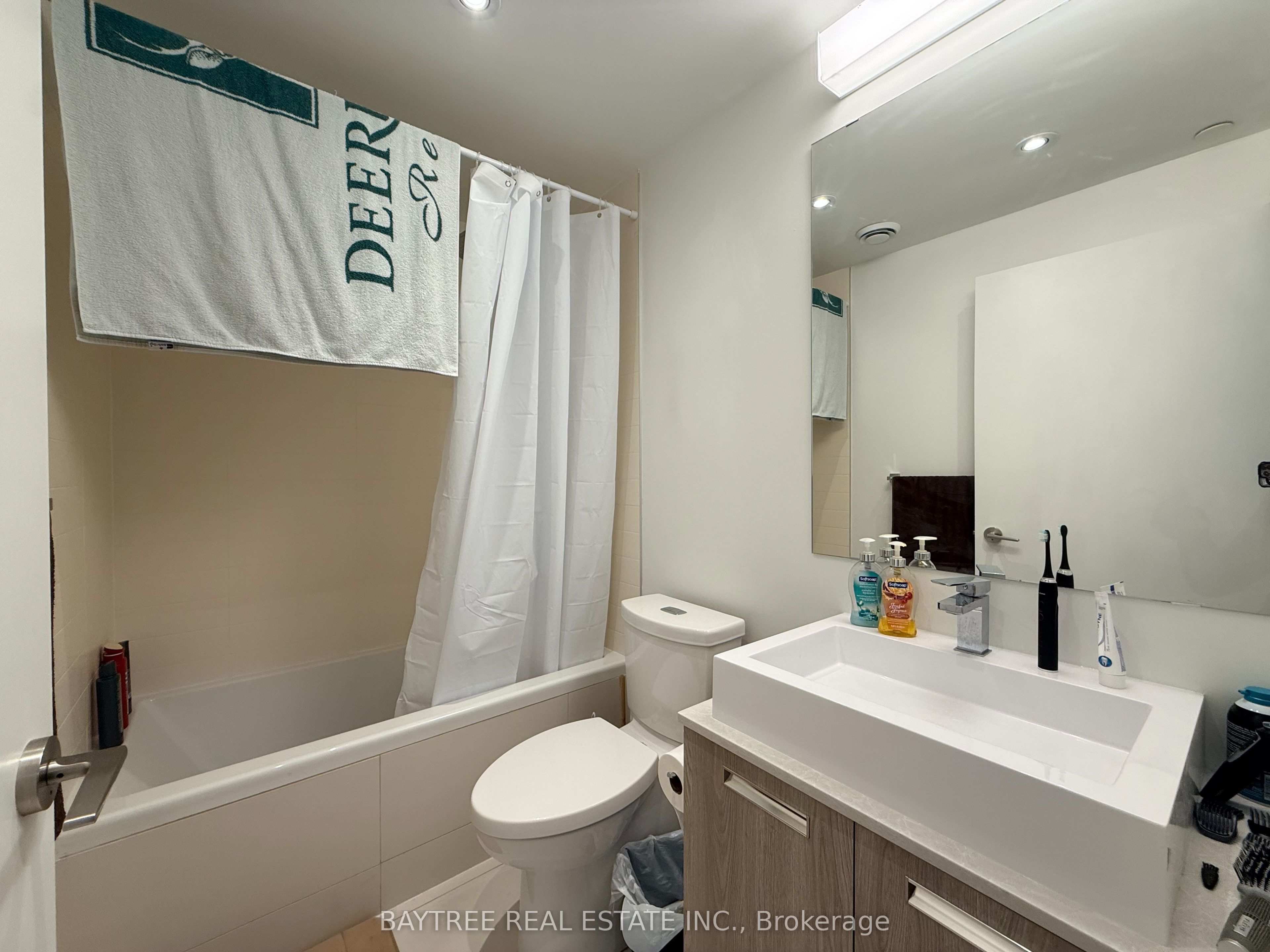 2a Church Street 804 Property Photo 7