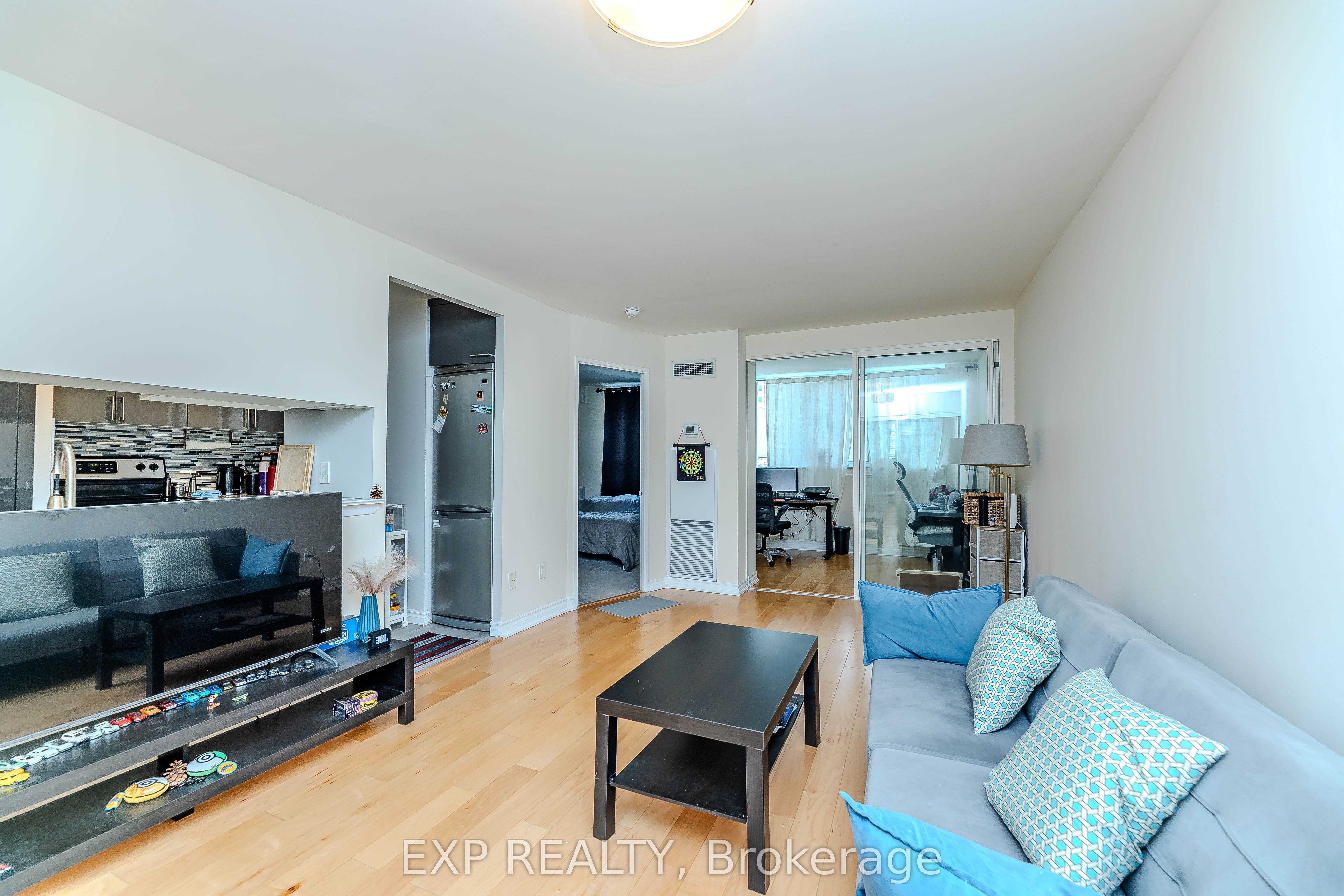 1055 Bay Street 1515 Property Photo 4
