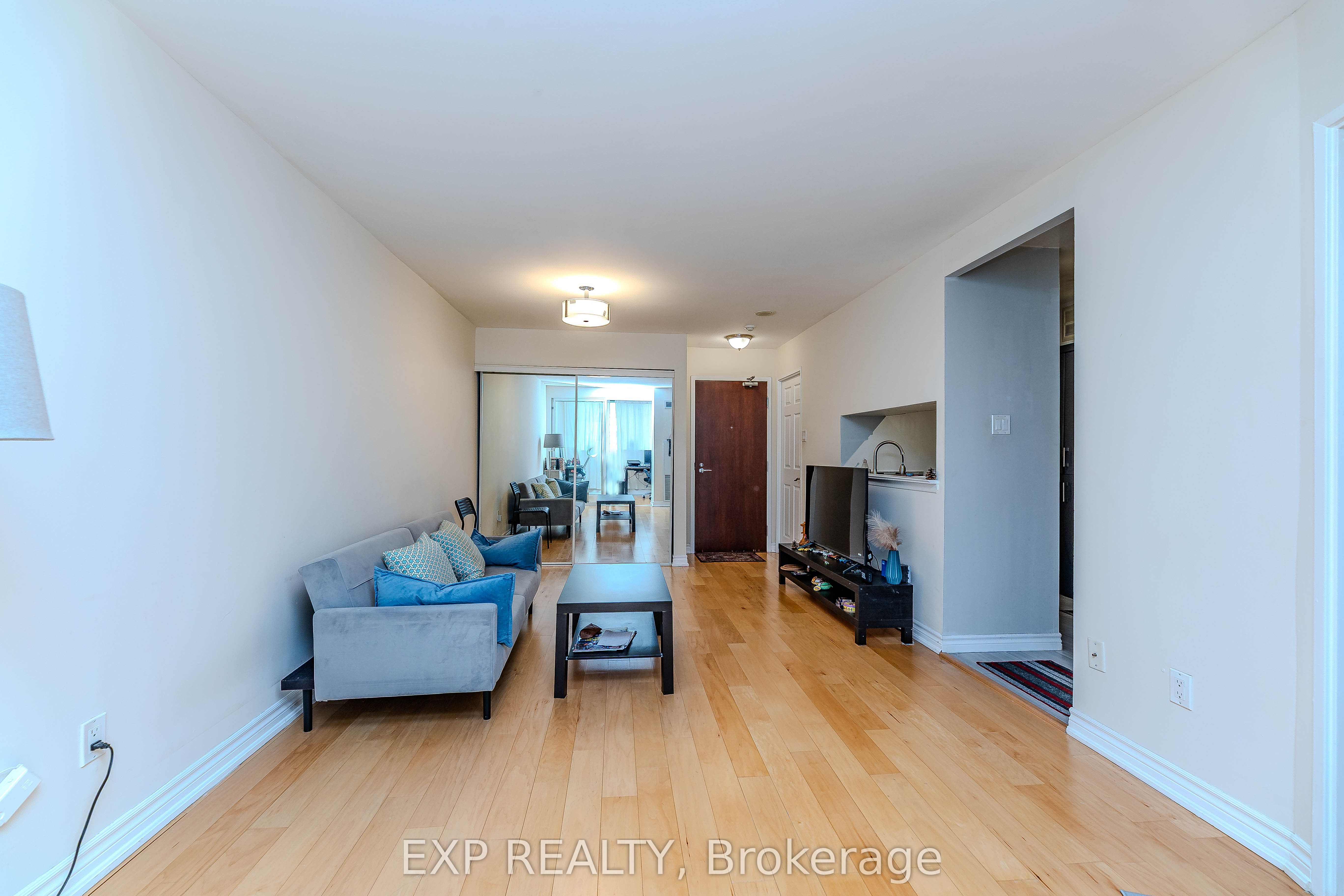 1055 Bay Street 1515 Property Photo 14