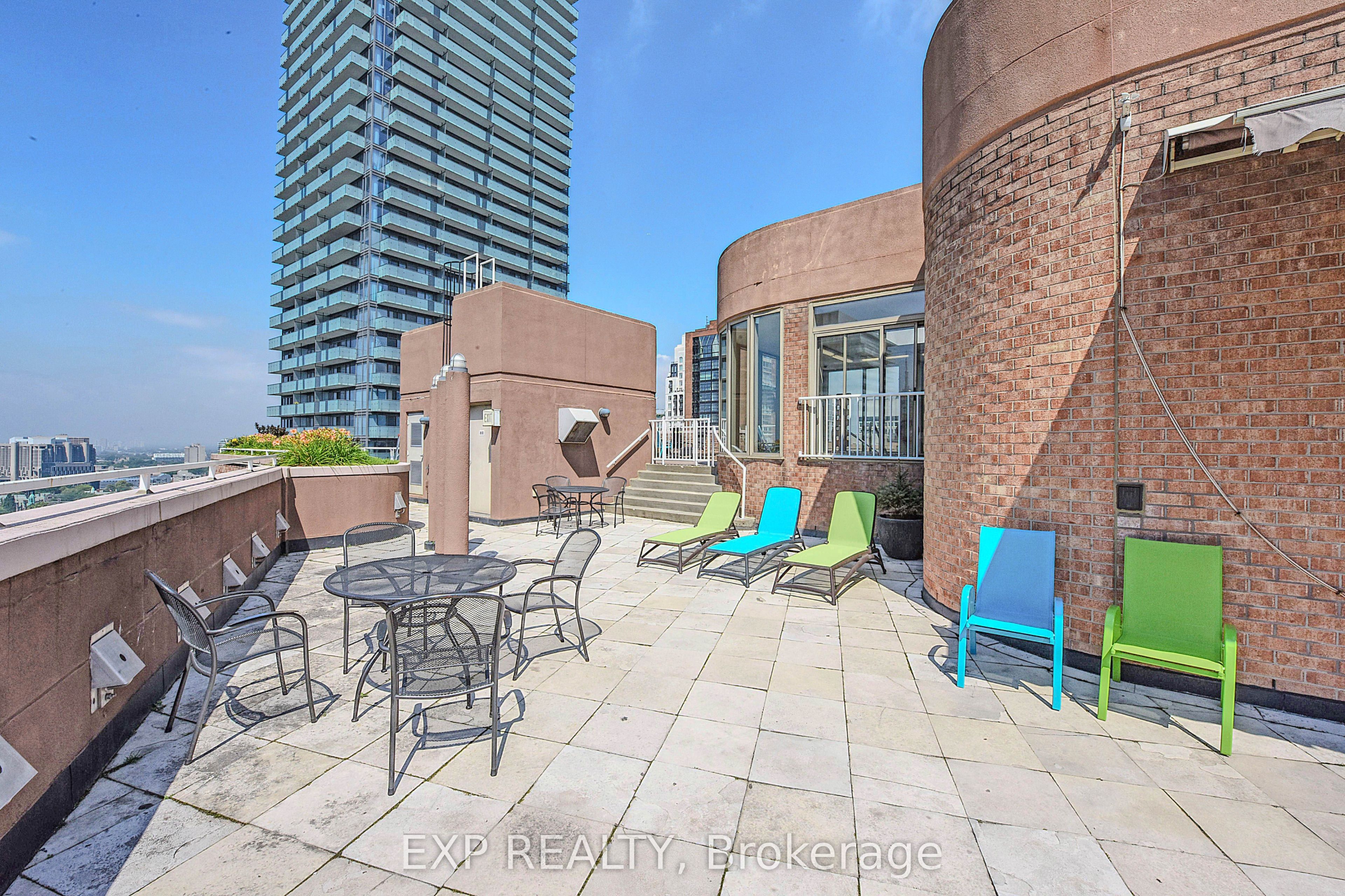 1055 Bay Street 1515 Property Photo 21