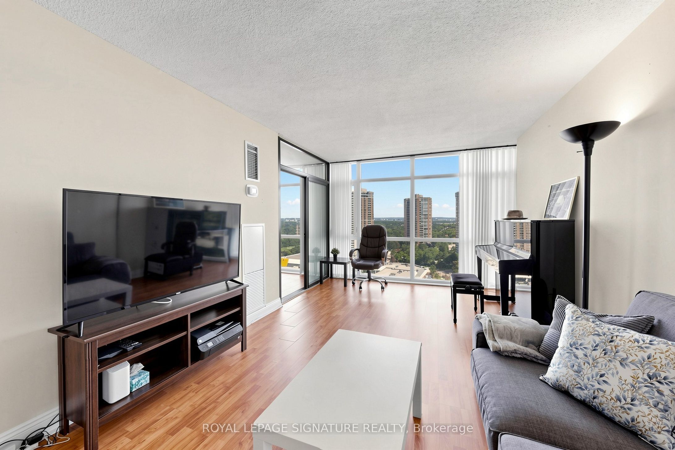 1555 Finch Avenue E 1901 Property Photo 5