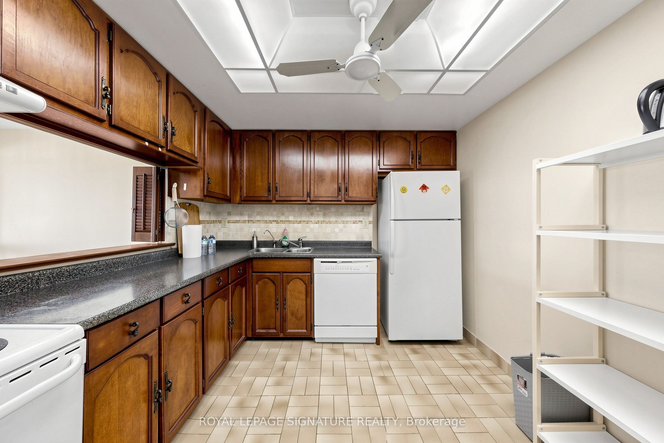 1555 Finch Avenue E 1901 Property Photo 11