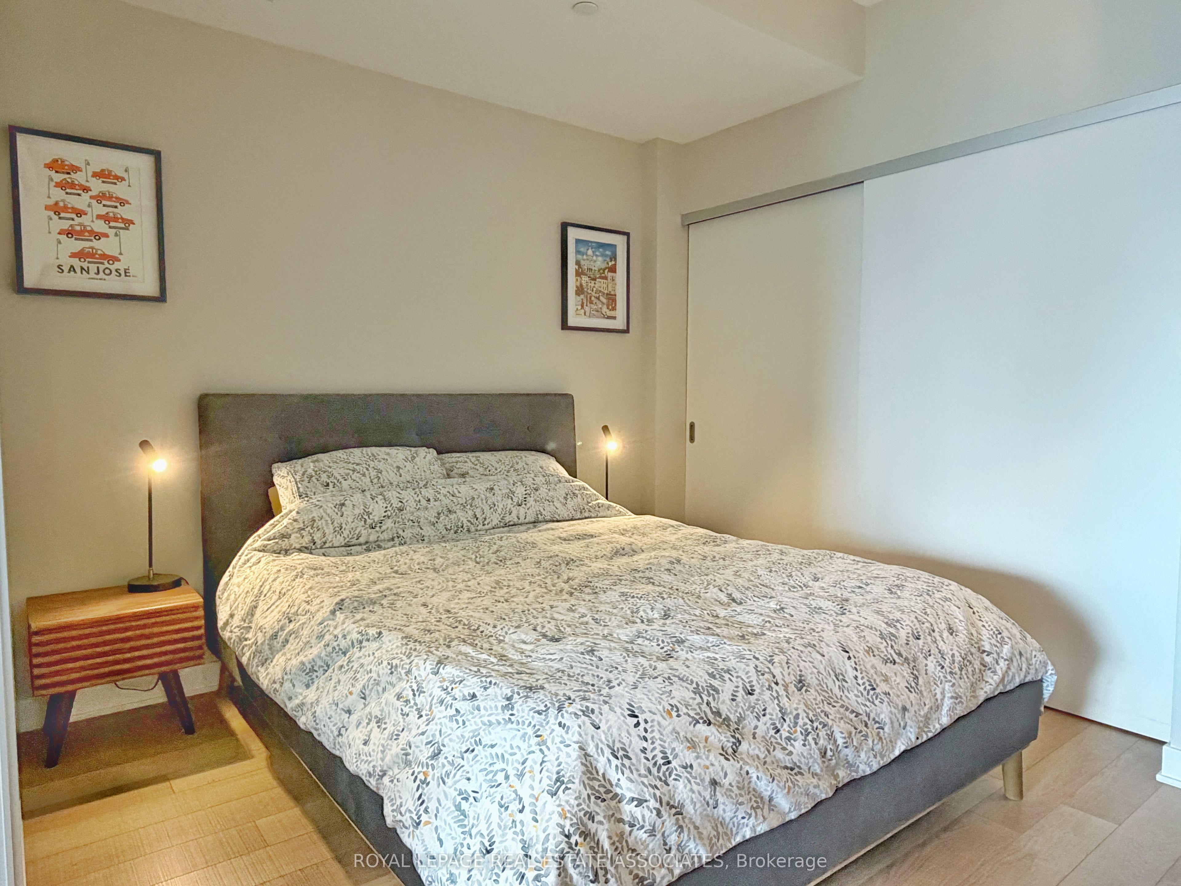 210 Simcoe Street 2308 Property Photo 8