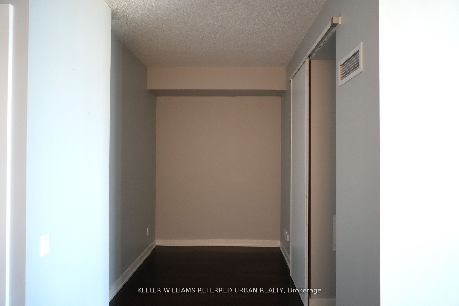 33 Charles Street E 3401 Property Photo 5