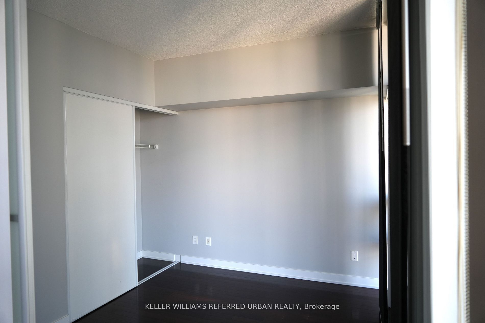 33 Charles Street E 3401 Property Photo 6