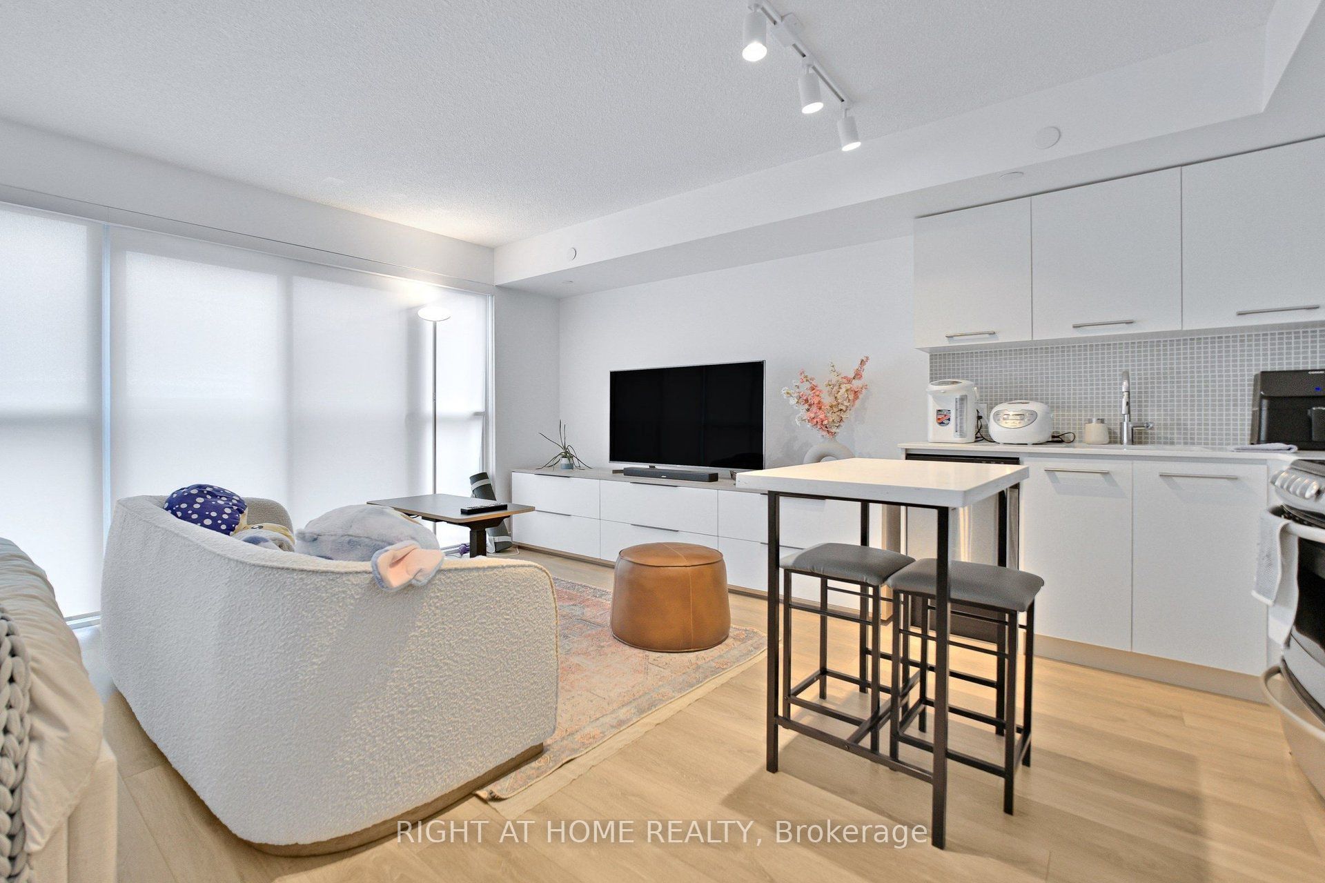 87 Peter Street 1406 Property Photo 14