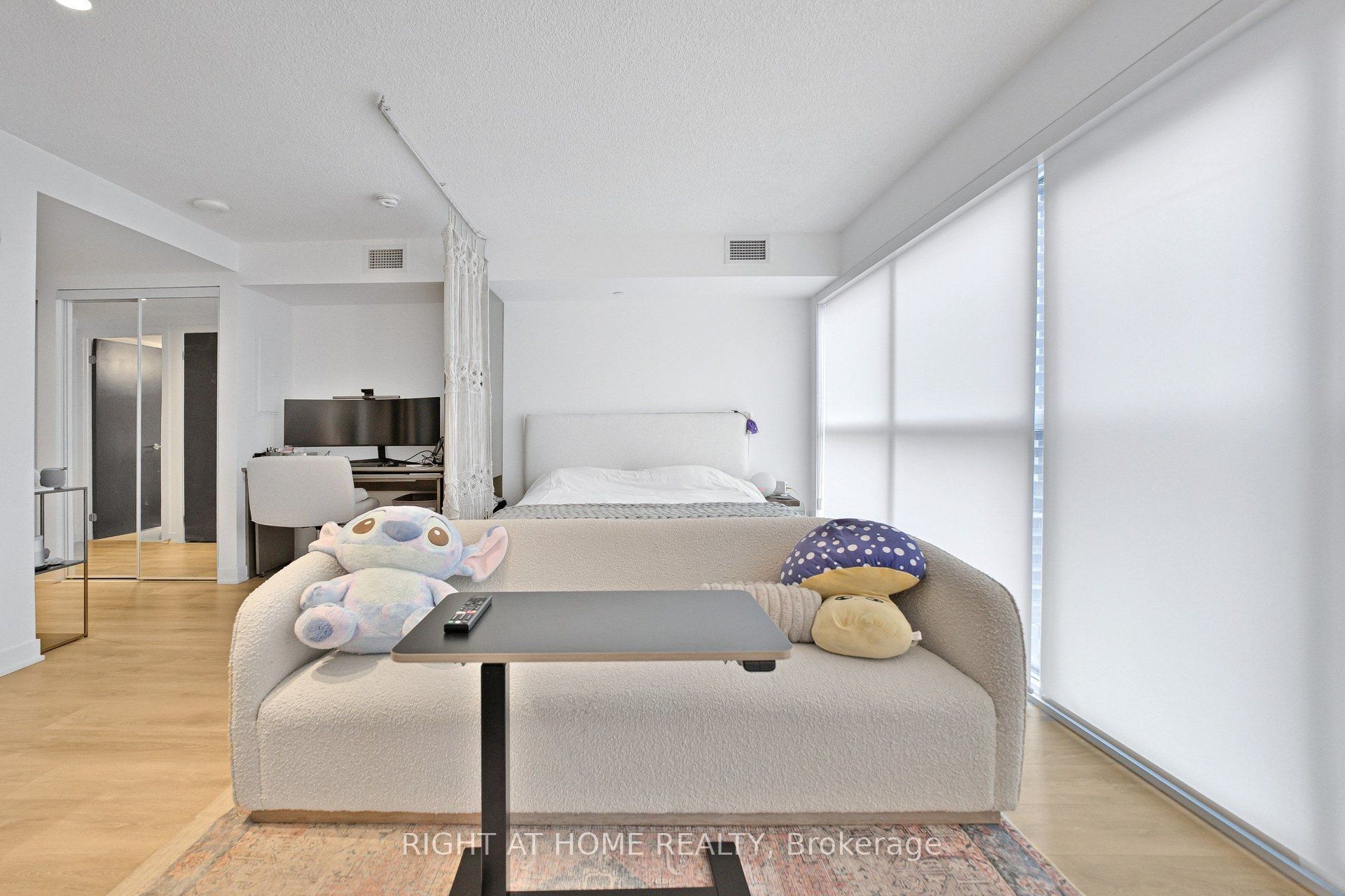 87 Peter Street 1406 Property Photo 18