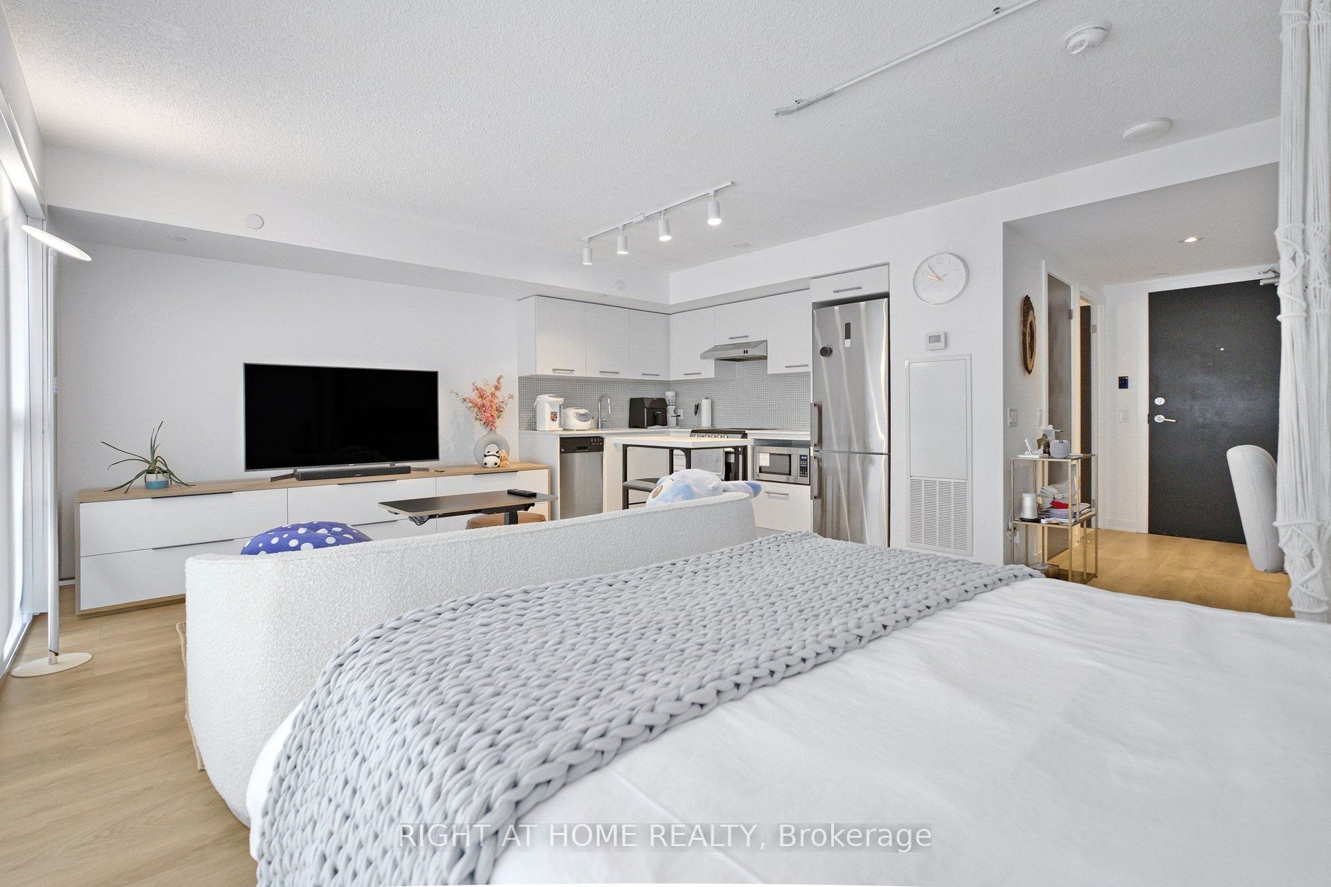 87 Peter Street 1406 Property Photo 21