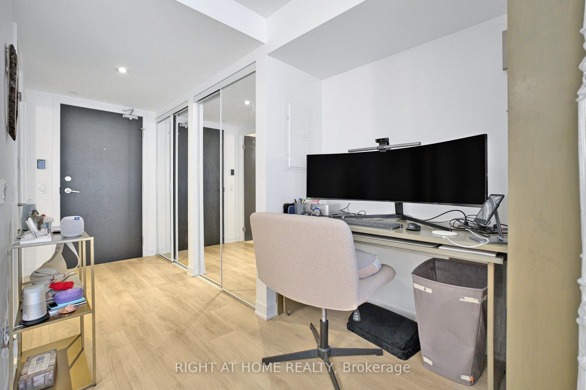 87 Peter Street 1406 Property Photo 23