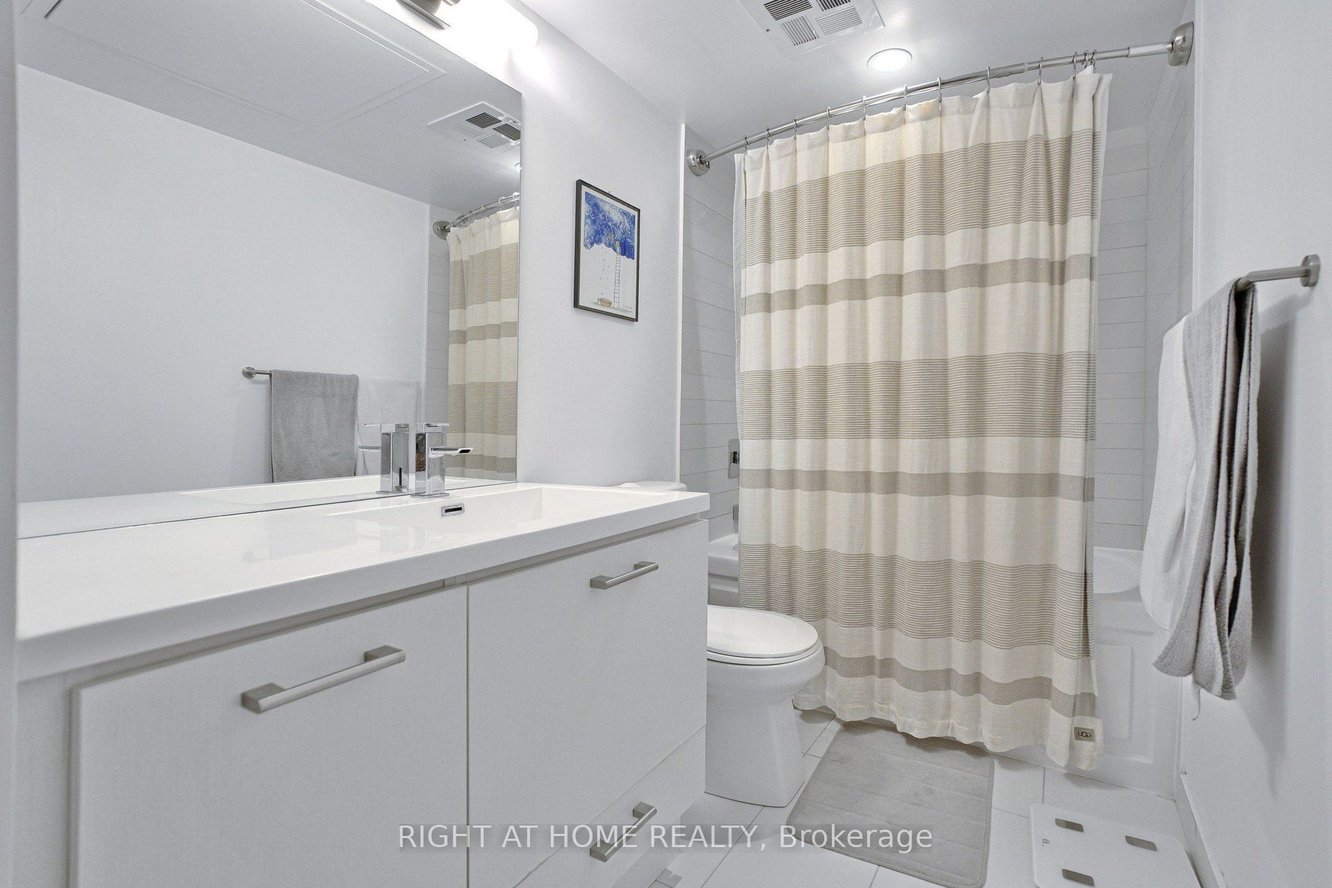 87 Peter Street 1406 Property Photo 25