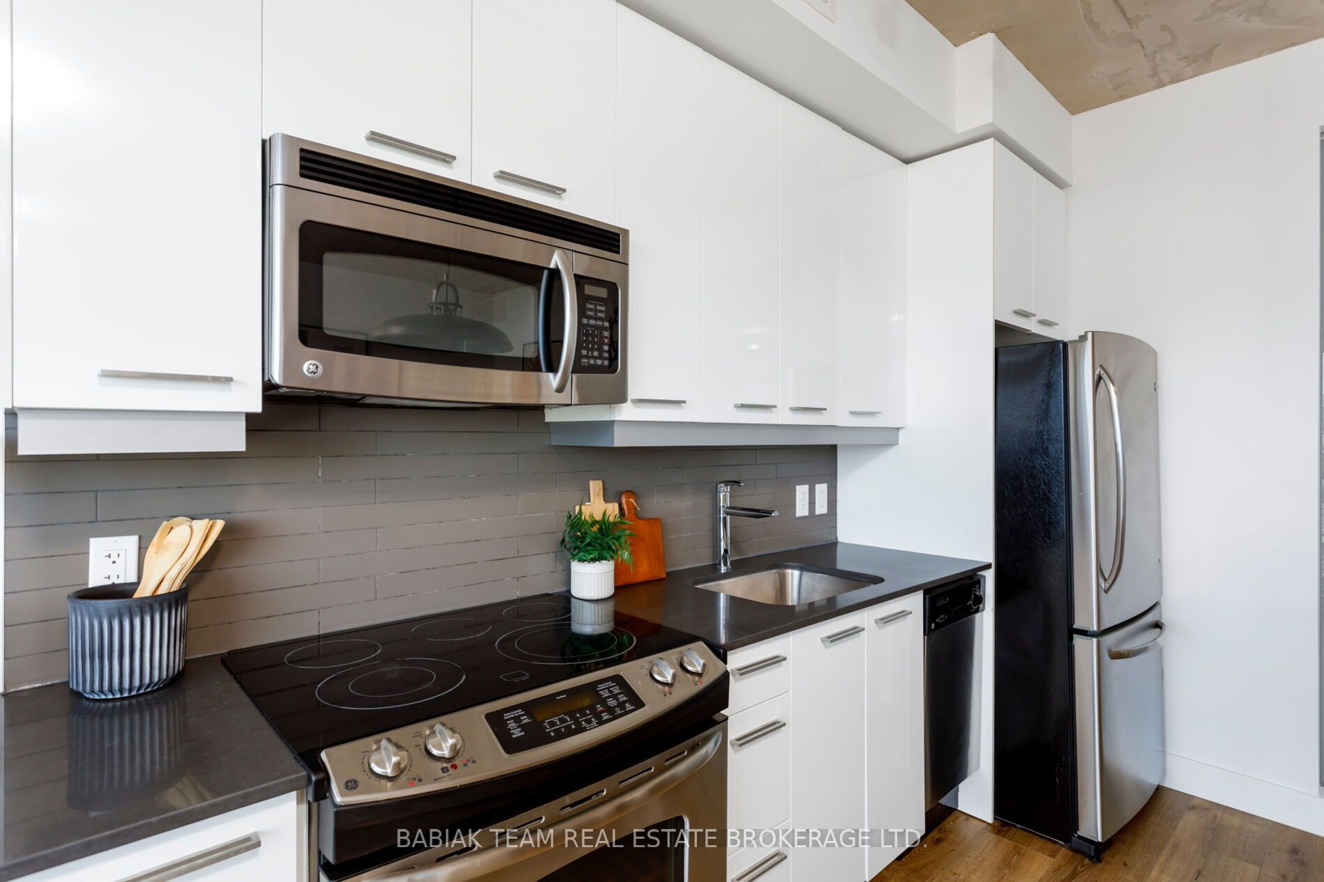 2 Gladstone Avenue 703 Property Photo 13