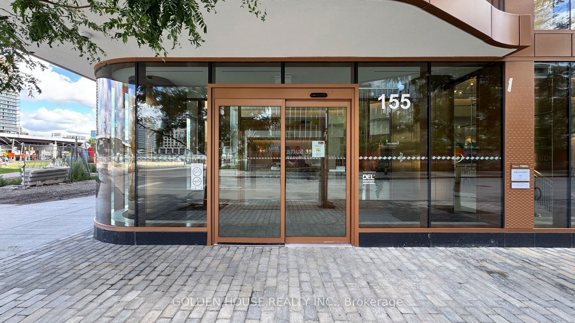 155 Merchants' Wharf 216 Property Photo 2